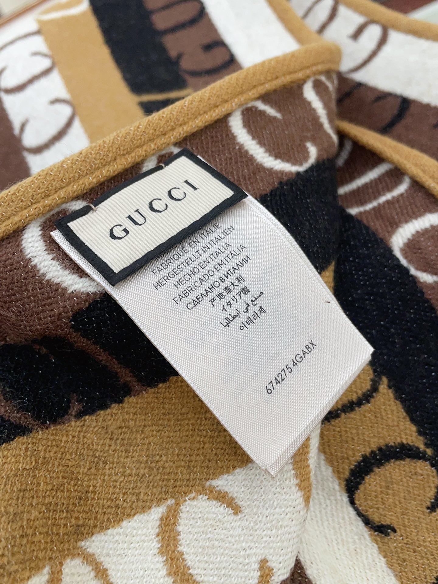 Gucci古奇经典羊绒围巾来个硬货.