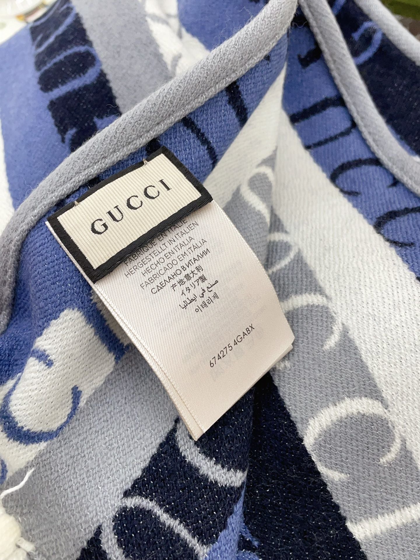Gucci古奇经典羊绒围巾来个硬货.