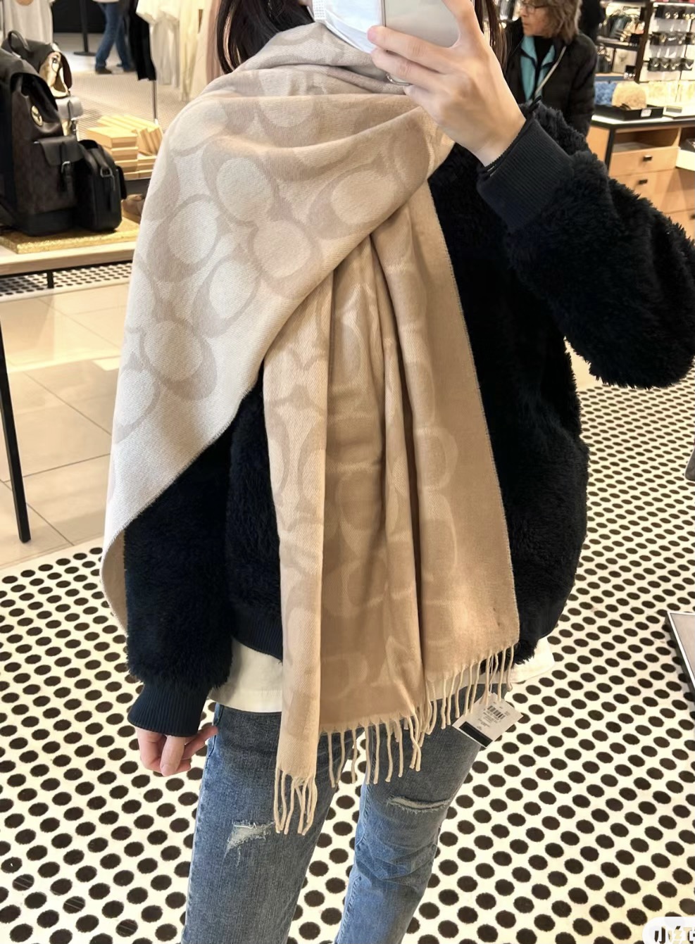 Coach 款4⃣ 色COACH 蔻驰披肩也太 了吧 不仅有颜值还有品质 97%羊毛+3%羊绒