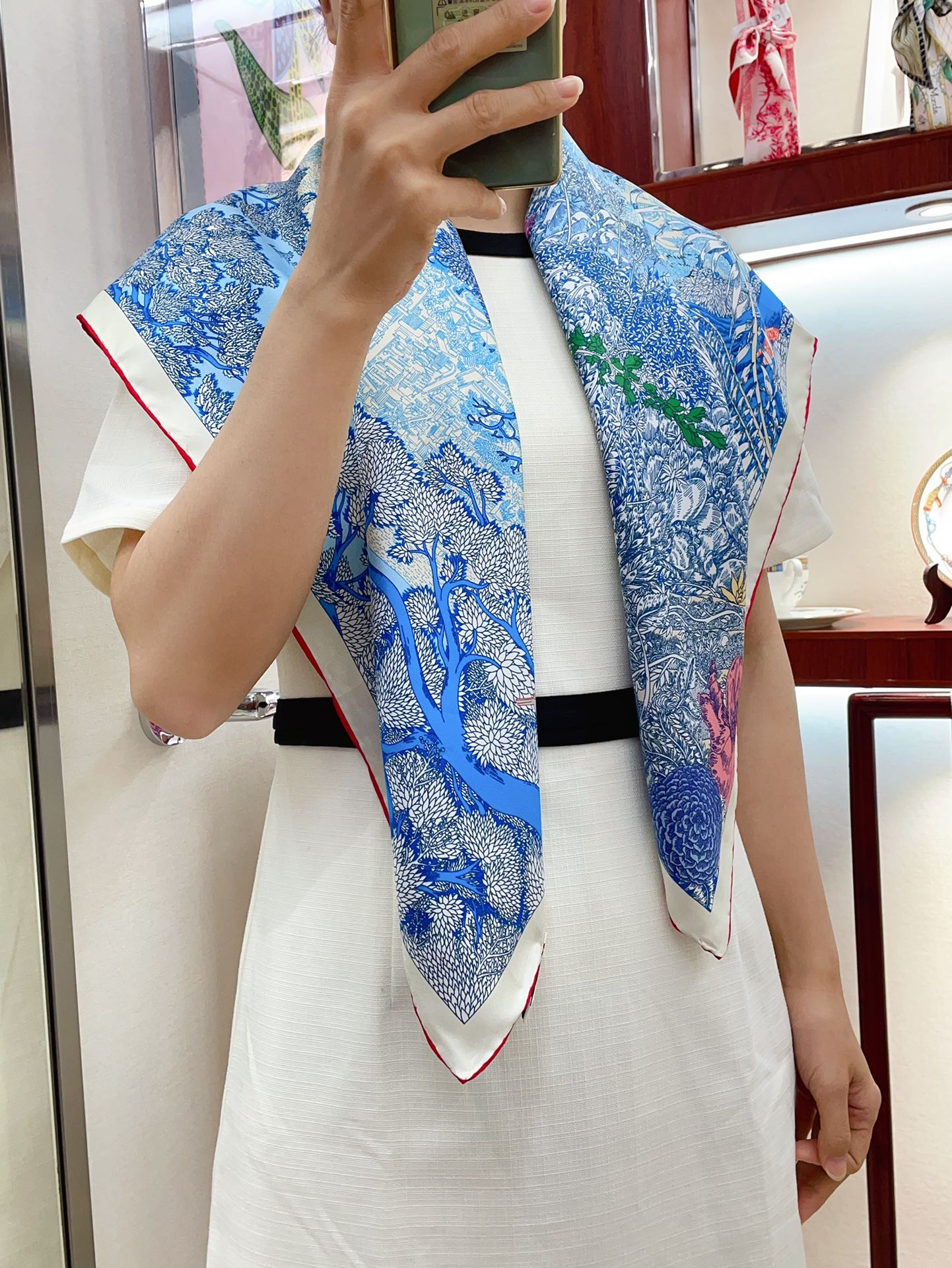 NO:171742,HERMES silk new style, I think it looks good if I buy it [Return to Nature 90] Silk Square Scarf, Top-level craftsmanship and super value Hermes counter hits three-dimensional presentation pattern and pattern physical objects, very high grade, special craftsmanship and high-end research and development, and special cutting-edge process is loved by Bai Fumei. Whether it is quality, style, price, they scream, super high cost performance, absolutely worth buying top-level twill silk, size 90cm*90cm, high-version scarf, hermes, hermes, real silk19860909HERMES真丝新款 买了都说好看推荐【回归自然90】真丝小方巾,顶级工艺超值爱马仕专柜爆款立体呈现图案纹路实物档次极高特殊工艺高端研发惊艳问世特殊尖端工艺处理受到白富美的喜欢 无论是品质 款式 价格都令大牌控的她们尖叫 超高性价比 绝对值得入手顶级斜纹真丝,尺寸90cm*90cm,高版本围巾,hermes,hermes,real silk,scarf