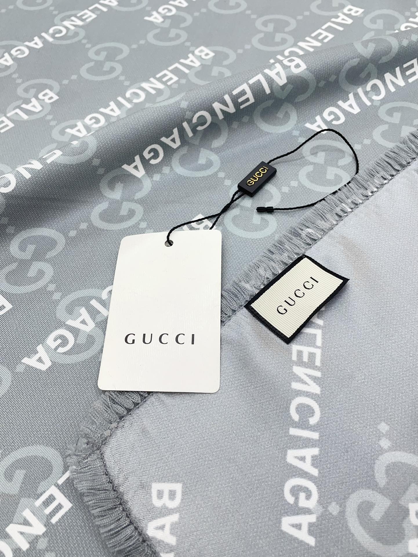 上新90真丝斜纹Gucci推出TheHackerProject系列探索时尚界对于原创与挪用的概念亚力山卓