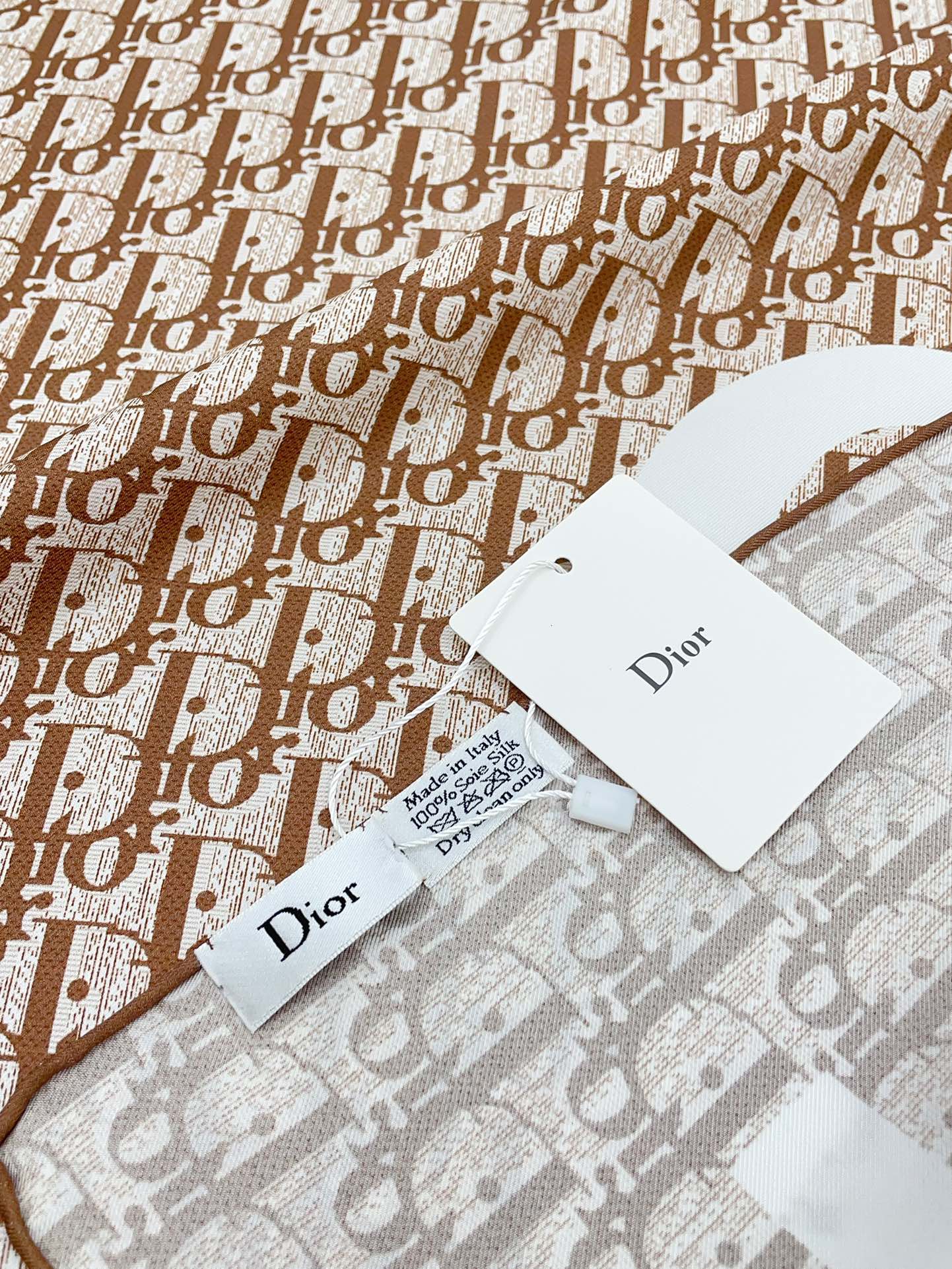 ️Dior经典老花气质仙气又高级！Dior家的这款气质款真的是闭着眼放心入老花必赞！！砂洗工艺让面料超级