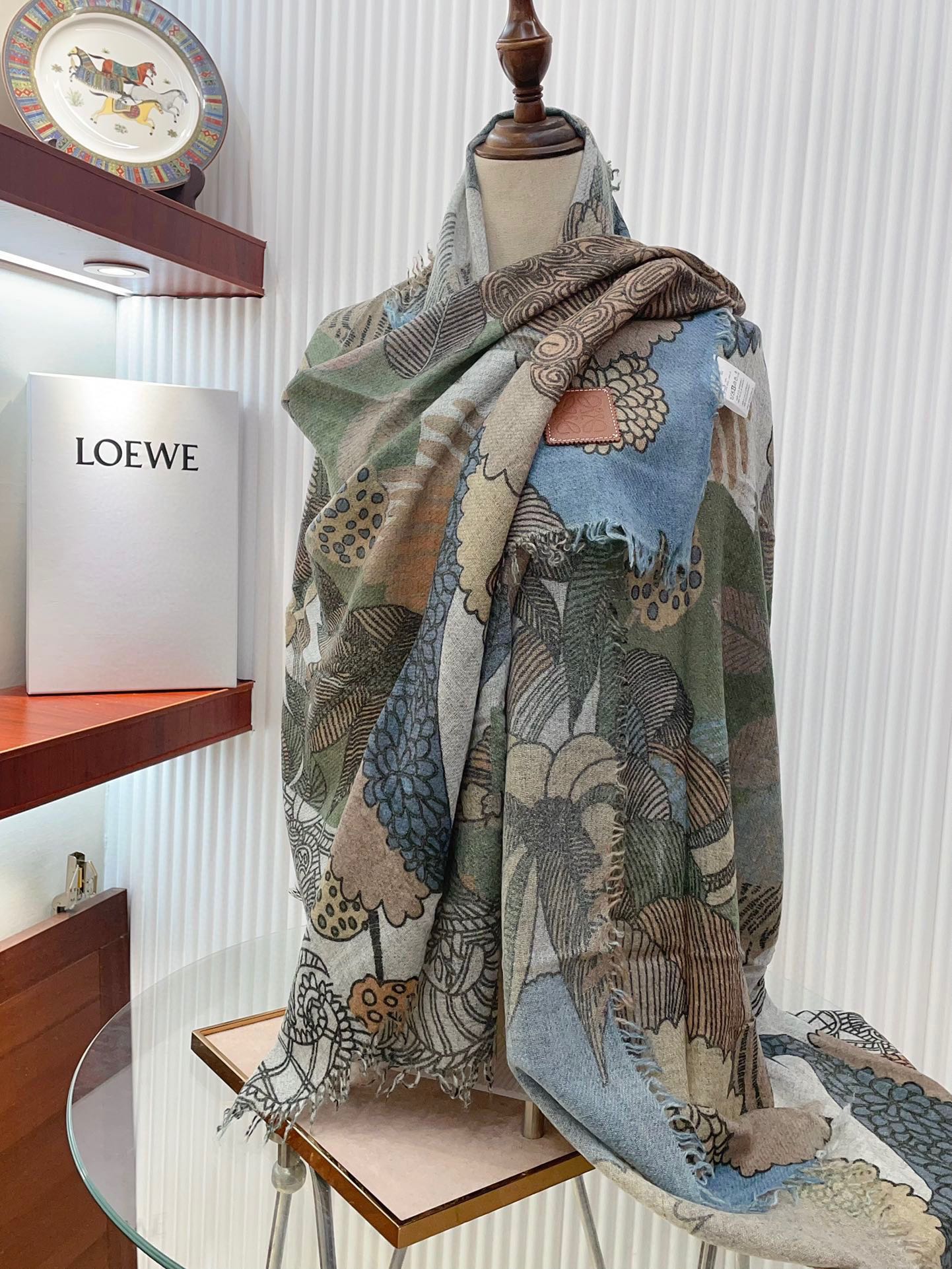 LOEWE专柜款就是告诉大家这款必须收上新️新款纯羊绒专柜同步这个size不大不小特别好搭配品质超级好️