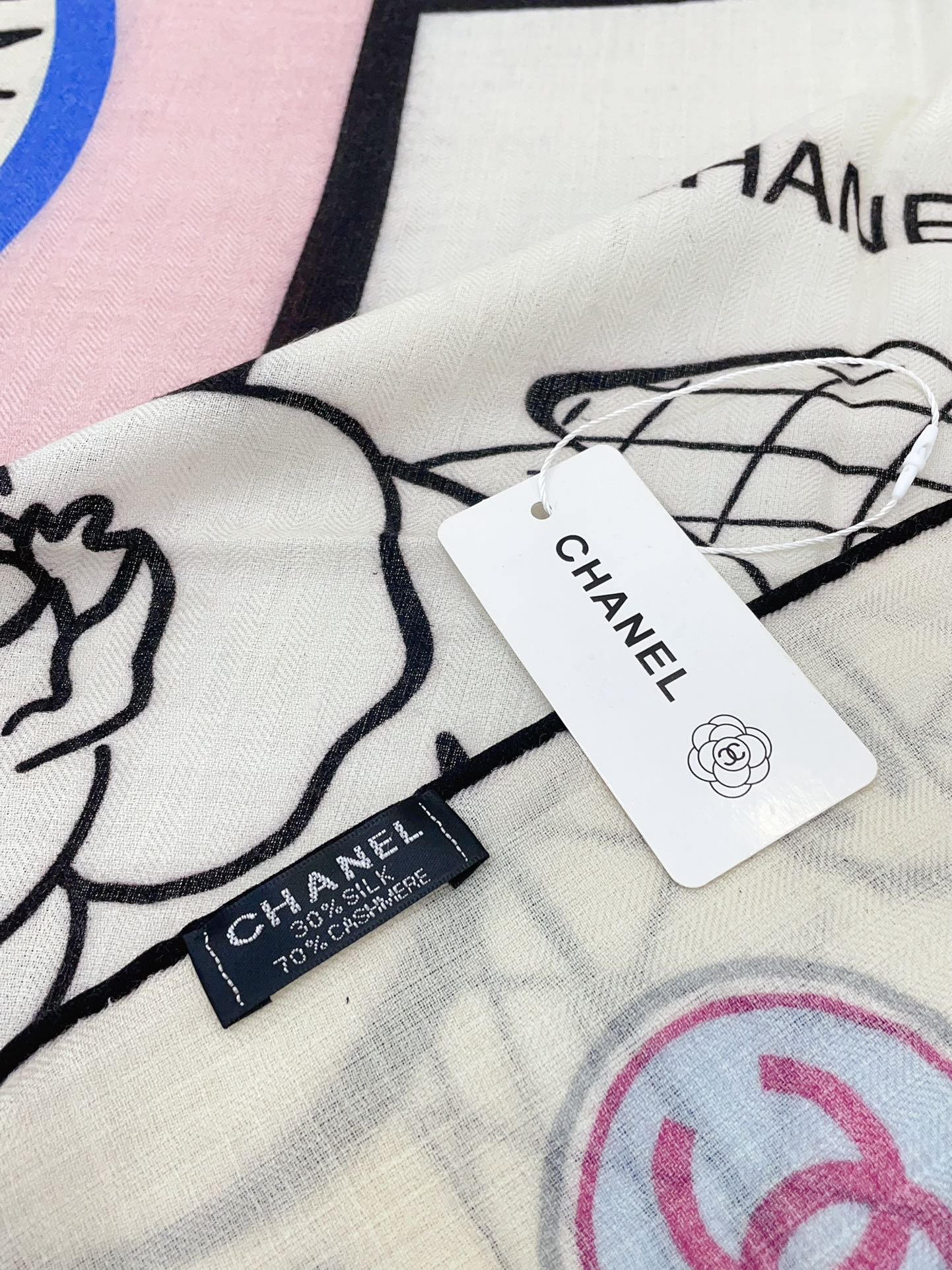 CHANEL高奢定制款️无论在哪种场合都能变得高雅有品超有品味的单品️极品精英高手级别的时髦感！东西真的