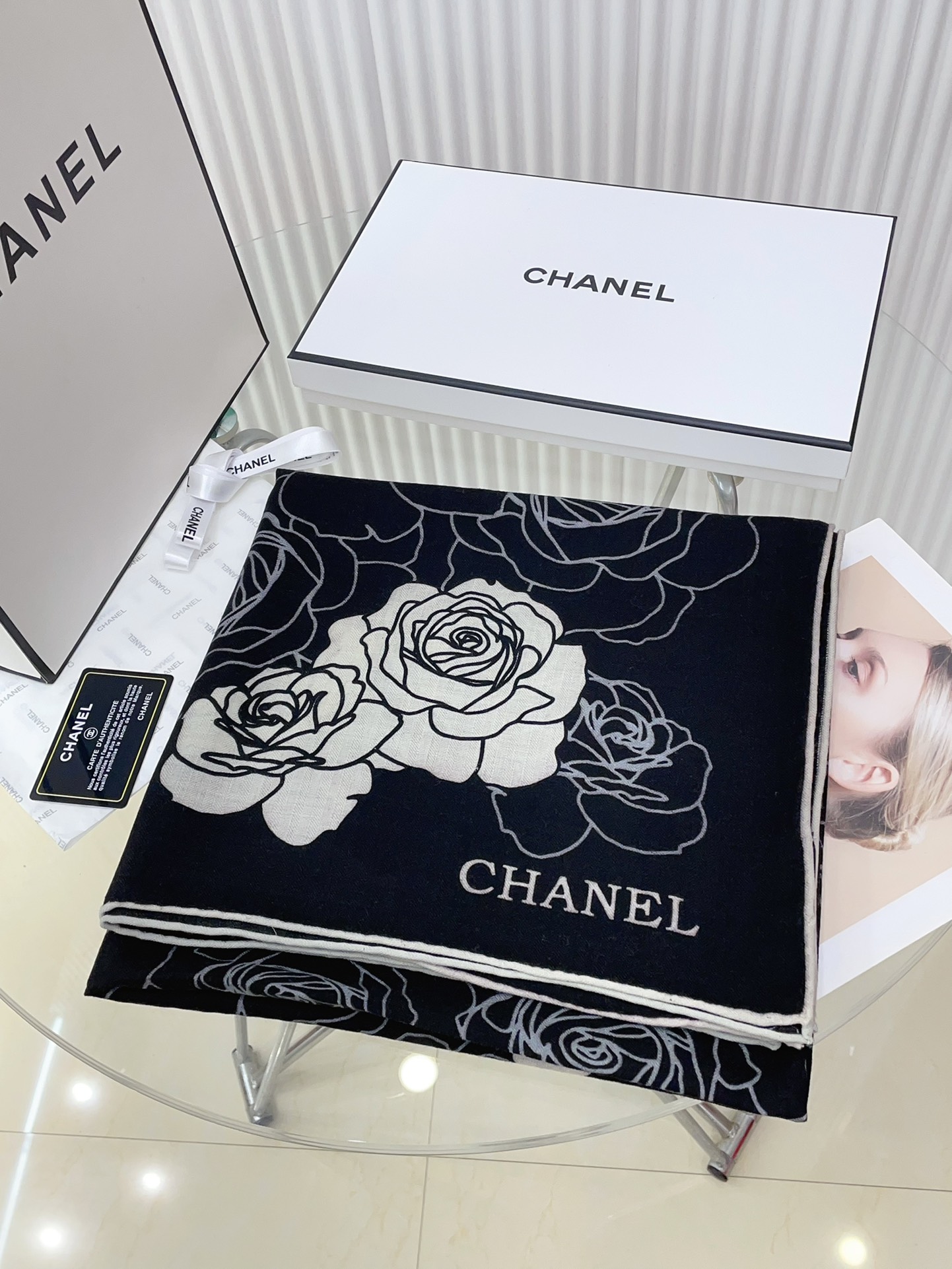 CHANEL小香花朵图案140丝羊绒方巾️高端大爱️丝羊绒婴儿触感舒服到飞️女人尤物货极少四季都可以用️