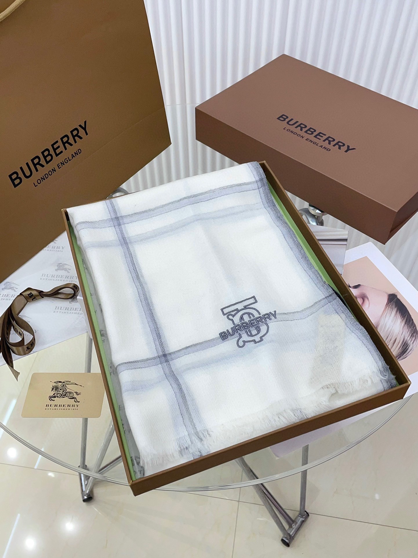 BURBERRY正装系列货专供旗舰店的viP顶级苏格兰进口山羊绒无比的高贵优雅知性的款式简洁大气的设计绝