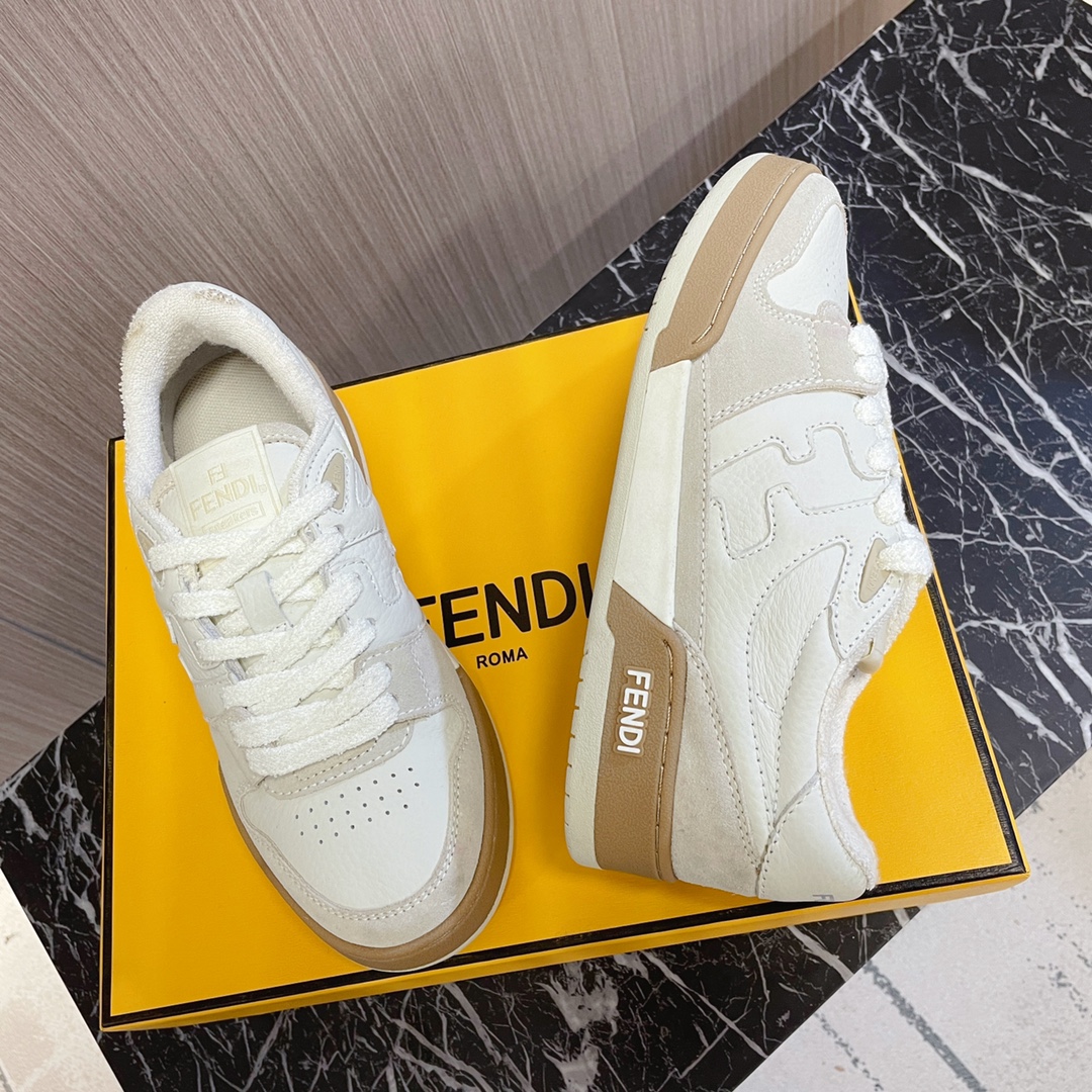 💰 380👍🔥Fendi芬迪~~全系列升级版本，新配色陆续更新中❗️
fendi match篮球运动鞋，FF最新元素注入复古的设计，超经典百搭系列……
鞋面采用牛皮和牛猄拼接组合，侧面凸起的双F logo，内里采用毛巾布里，TPU组合双色大底
女款35—40 / 男款39—45 正码  