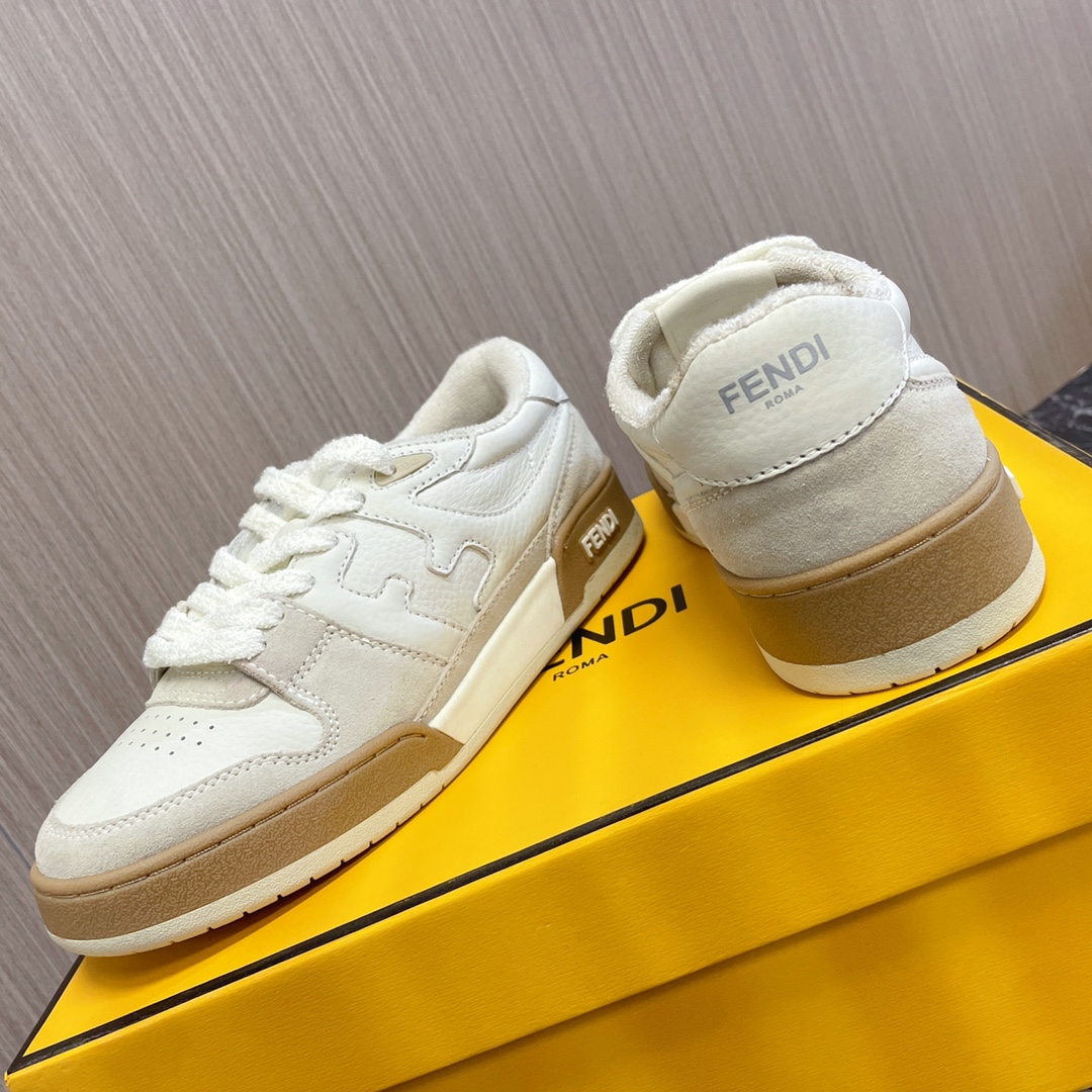 💰 380👍🔥Fendi芬迪~~全系列升级版本，新配色陆续更新中❗️
fendi match篮球运动鞋，FF最新元素注入复古的设计，超经典百搭系列……
鞋面采用牛皮和牛猄拼接组合，侧面凸起的双F logo，内里采用毛巾布里，TPU组合双色大底
女款35—40 / 男款39—45 正码  