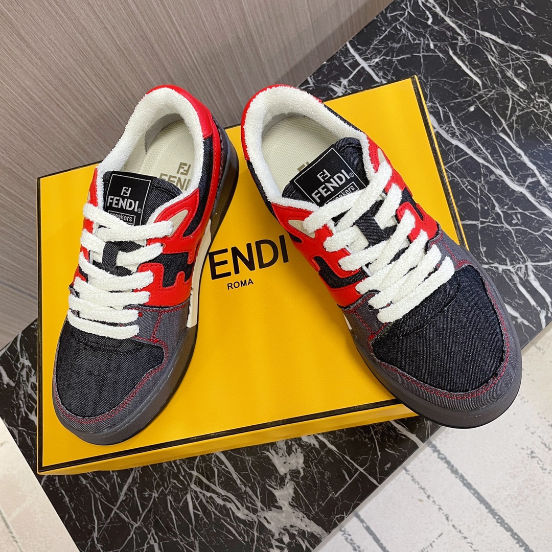 💰 380👍🔥Fendi芬迪~~全系列升级版本，新配色陆续更新中❗️
fendi match篮球运动鞋，FF最新元素注入复古的设计，超经典百搭系列……
鞋面采用牛皮和牛猄拼接组合，侧面凸起的双F logo，内里采用毛巾布里，TPU组合双色大底
女款35—40 / 男款39—45 正码  