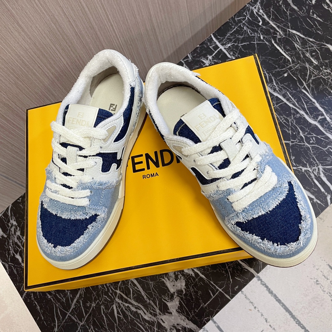 💰 380🔥👍Fendi芬迪~~全系列升级版本，新配色陆续更新中❗️
fendi match篮球运动鞋，FF最新元素注入复古的设计，超经典百搭系列……
鞋面采用牛皮和牛猄拼接组合，侧面凸起的双F logo，内里采用毛巾布里，TPU组合双色大底
女款35—40 / 男款39—45 正码  