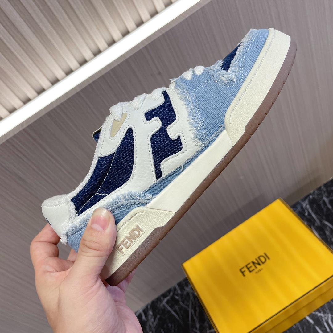 💰 380🔥👍Fendi芬迪~~全系列升级版本，新配色陆续更新中❗️
fendi match篮球运动鞋，FF最新元素注入复古的设计，超经典百搭系列……
鞋面采用牛皮和牛猄拼接组合，侧面凸起的双F logo，内里采用毛巾布里，TPU组合双色大底
女款35—40 / 男款39—45 正码  