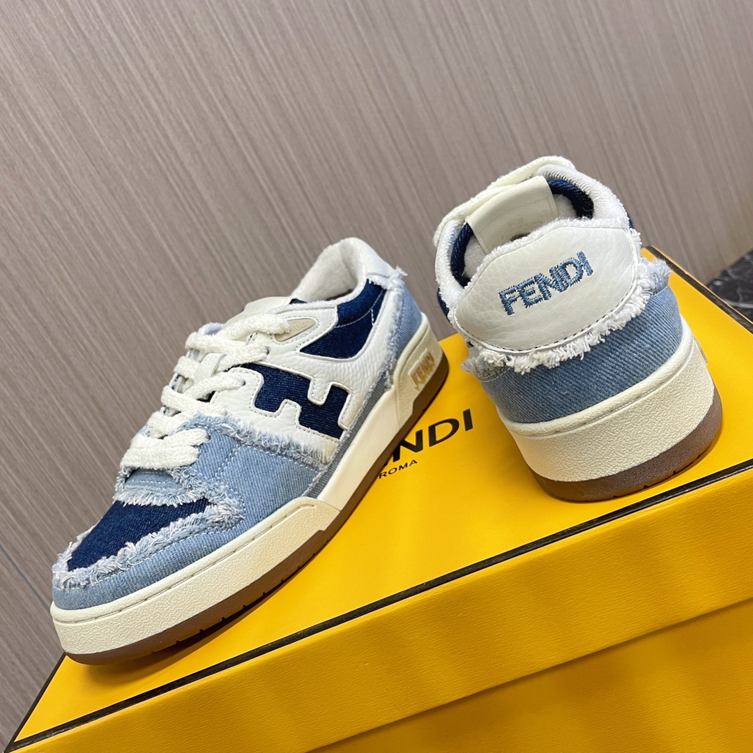 💰 380🔥👍Fendi芬迪~~全系列升级版本，新配色陆续更新中❗️
fendi match篮球运动鞋，FF最新元素注入复古的设计，超经典百搭系列……
鞋面采用牛皮和牛猄拼接组合，侧面凸起的双F logo，内里采用毛巾布里，TPU组合双色大底
女款35—40 / 男款39—45 正码  