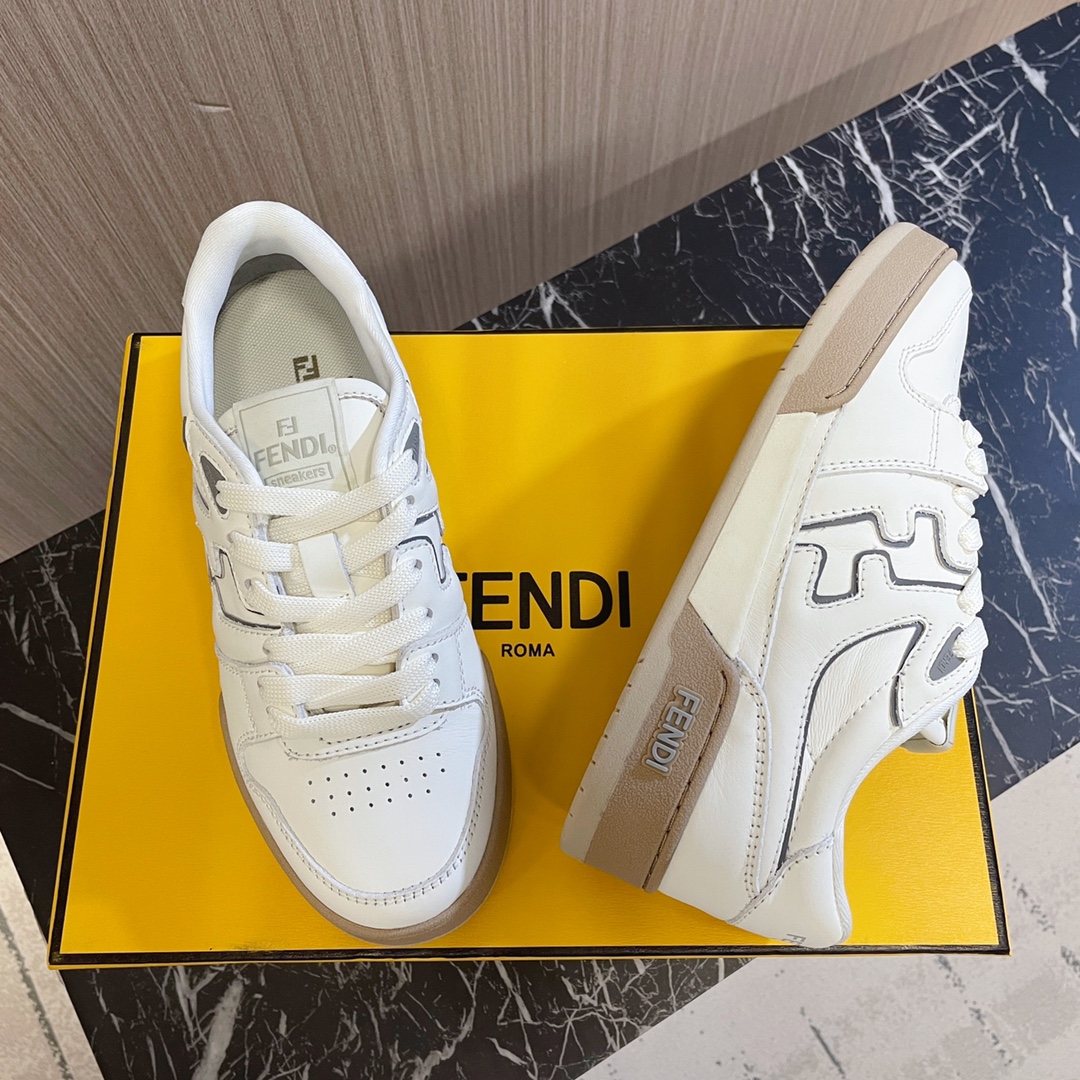 💰 380👍🔥Fendi芬迪~~全系列升级版本，新配色陆续更新中❗️
fendi match篮球运动鞋，FF最新元素注入复古的设计，超经典百搭系列……
鞋面采用牛皮和牛猄拼接组合，侧面凸起的双F logo，内里采用毛巾布里，TPU组合双色大底
女款35—40 / 男款39—45 正码  