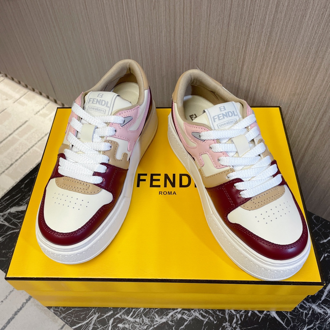 💰 400👍🔥Fendi Match——厚底鞋；饼干鞋；运动鞋；篮球鞋……
fendi match厚底运动球鞋，FF最新元素注入复古的设计，超经典百搭系列……
鞋面采用牛皮和牛猄拼接组合，侧面凸起的双F logo，内里采用毛巾布里，5cm增高PU发泡大底……
女款35—40 / 男款39—45 正码 
