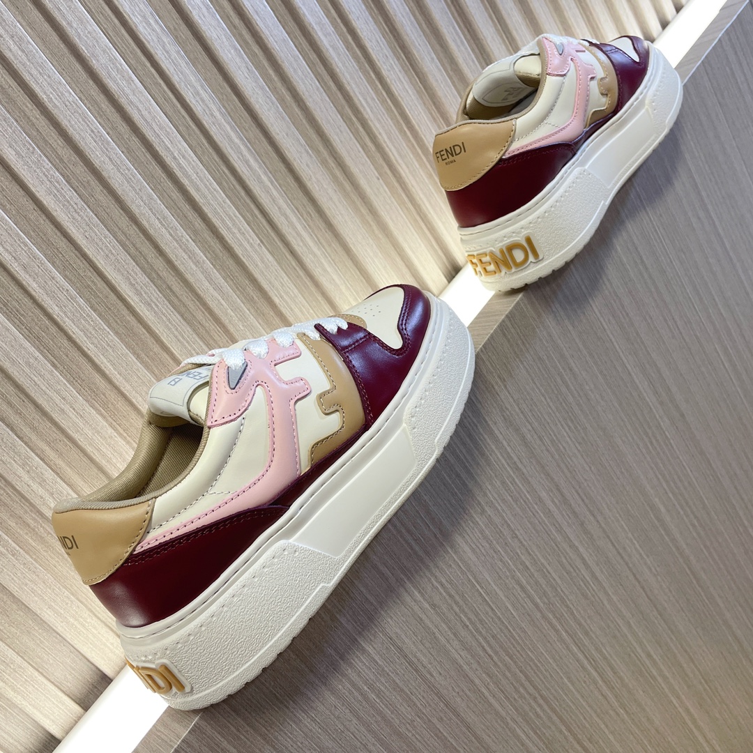 💰 400👍🔥Fendi Match——厚底鞋；饼干鞋；运动鞋；篮球鞋……
fendi match厚底运动球鞋，FF最新元素注入复古的设计，超经典百搭系列……
鞋面采用牛皮和牛猄拼接组合，侧面凸起的双F logo，内里采用毛巾布里，5cm增高PU发泡大底……
女款35—40 / 男款39—45 正码 