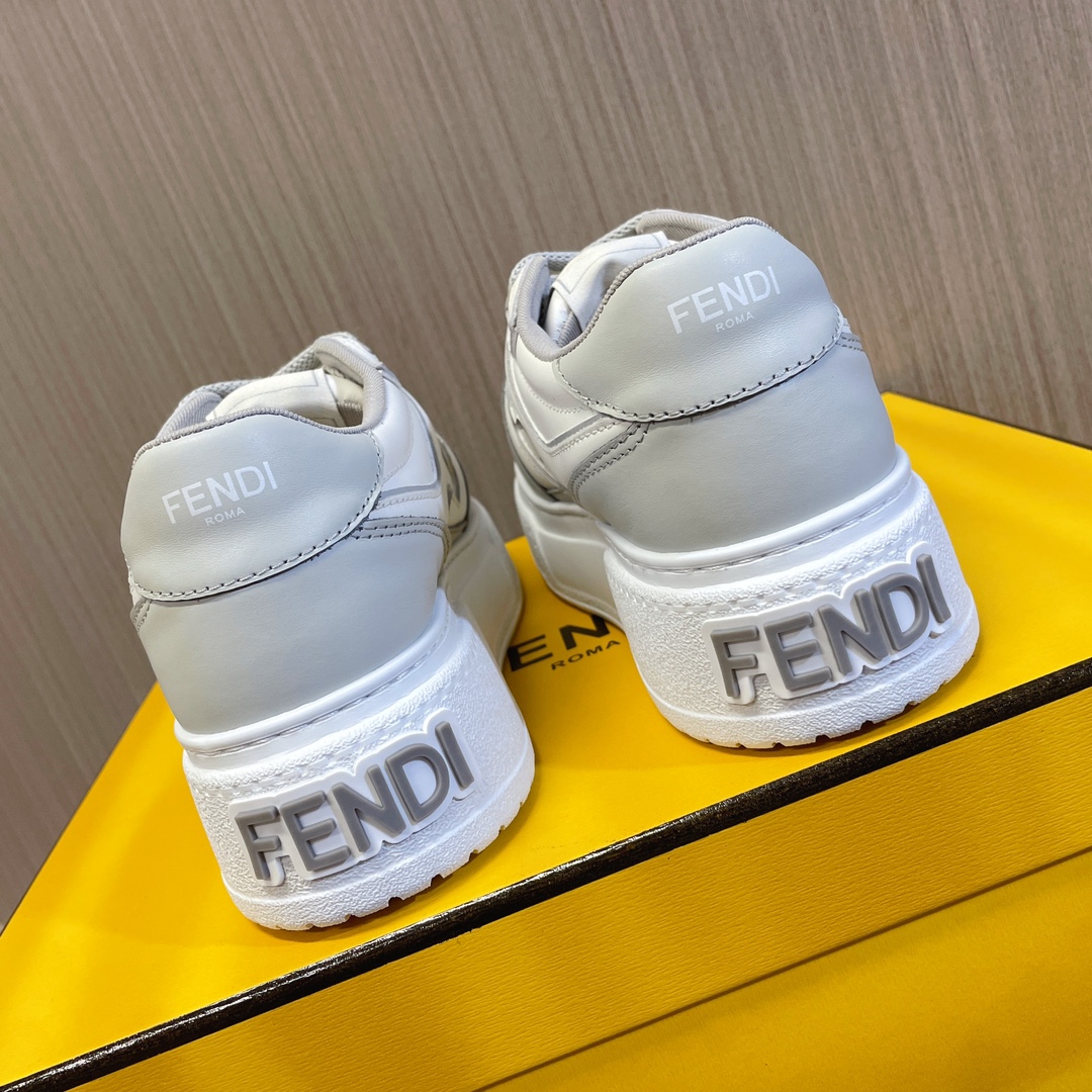 💰 400👍🔥Fendi Match——厚底鞋；饼干鞋；运动鞋；篮球鞋……
fendi match厚底运动球鞋，FF最新元素注入复古的设计，超经典百搭系列……
鞋面采用牛皮和牛猄拼接组合，侧面凸起的双F logo，内里采用毛巾布里，5cm增高PU发泡大底……
女款35—40 / 男款39—45 正码  