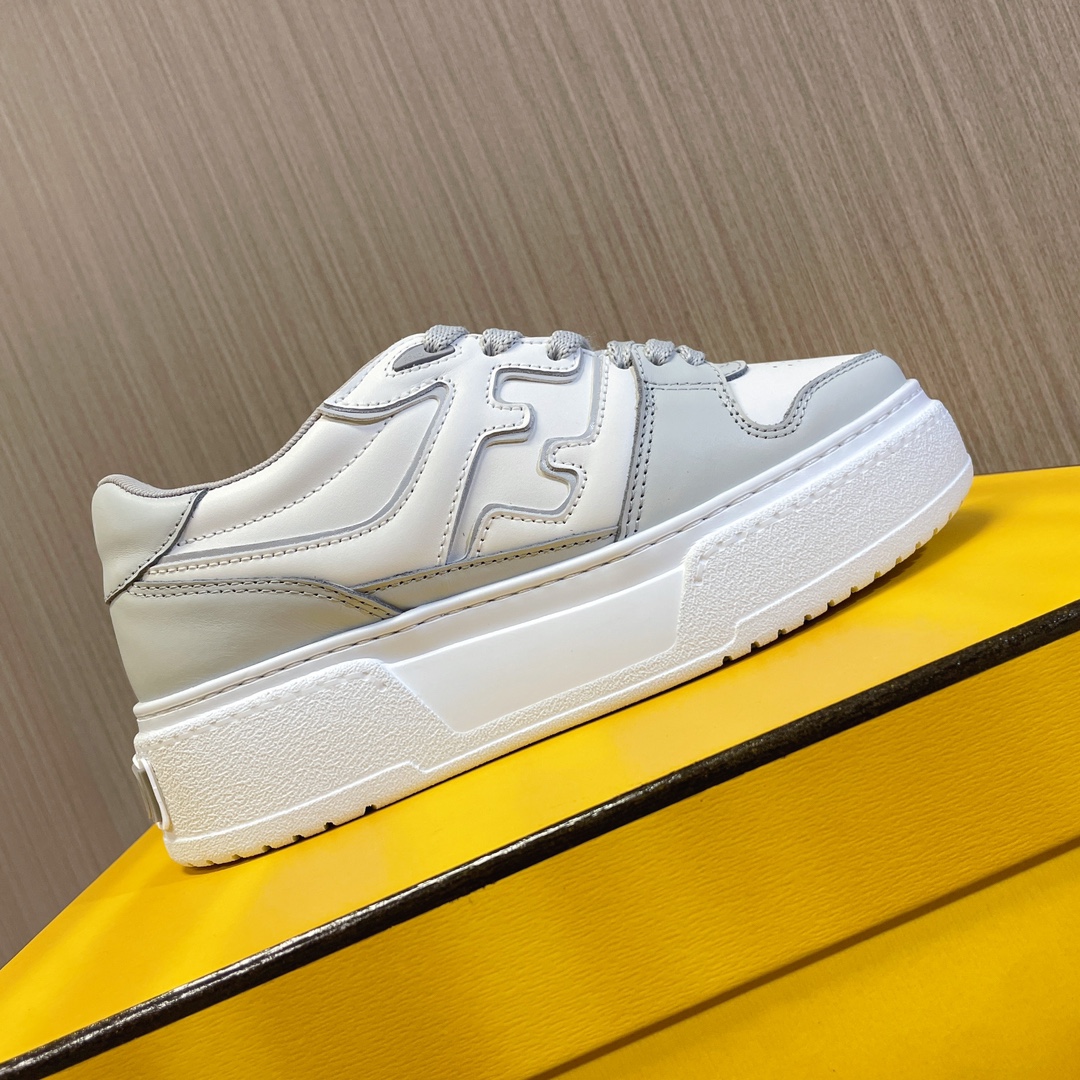 💰 400👍🔥Fendi Match——厚底鞋；饼干鞋；运动鞋；篮球鞋……
fendi match厚底运动球鞋，FF最新元素注入复古的设计，超经典百搭系列……
鞋面采用牛皮和牛猄拼接组合，侧面凸起的双F logo，内里采用毛巾布里，5cm增高PU发泡大底……
女款35—40 / 男款39—45 正码  
