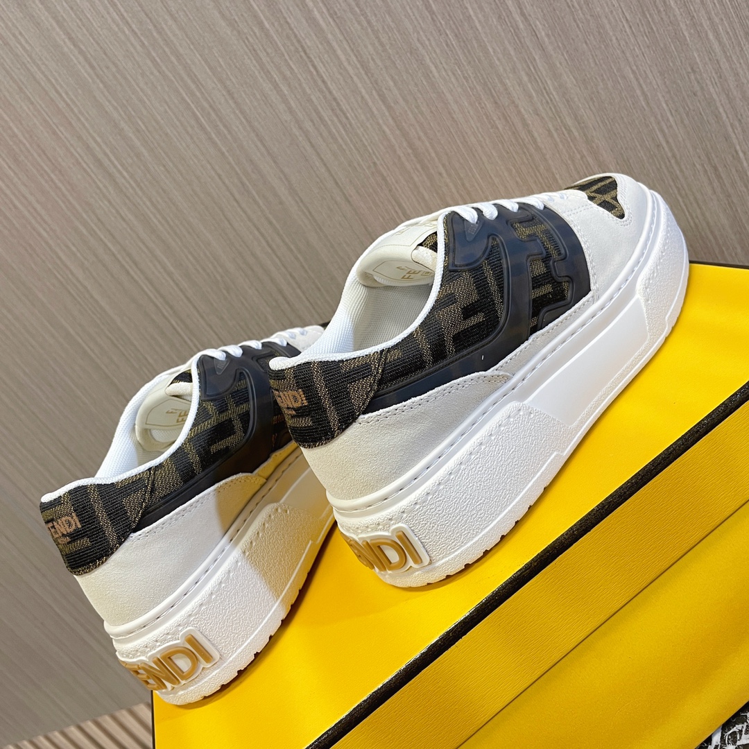 💰 400👍🔥Fendi Match——厚底鞋；饼干鞋；运动鞋；篮球鞋……
fendi match厚底运动球鞋，FF最新元素注入复古的设计，超经典百搭系列……
鞋面采用牛皮和牛猄拼接组合，侧面凸起的双F logo，内里采用毛巾布里，5cm增高PU发泡大底……
女款35—40 / 男款39—45 正码  