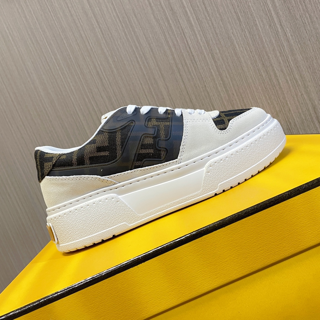 💰 400👍🔥Fendi Match——厚底鞋；饼干鞋；运动鞋；篮球鞋……
fendi match厚底运动球鞋，FF最新元素注入复古的设计，超经典百搭系列……
鞋面采用牛皮和牛猄拼接组合，侧面凸起的双F logo，内里采用毛巾布里，5cm增高PU发泡大底……
女款35—40 / 男款39—45 正码  
