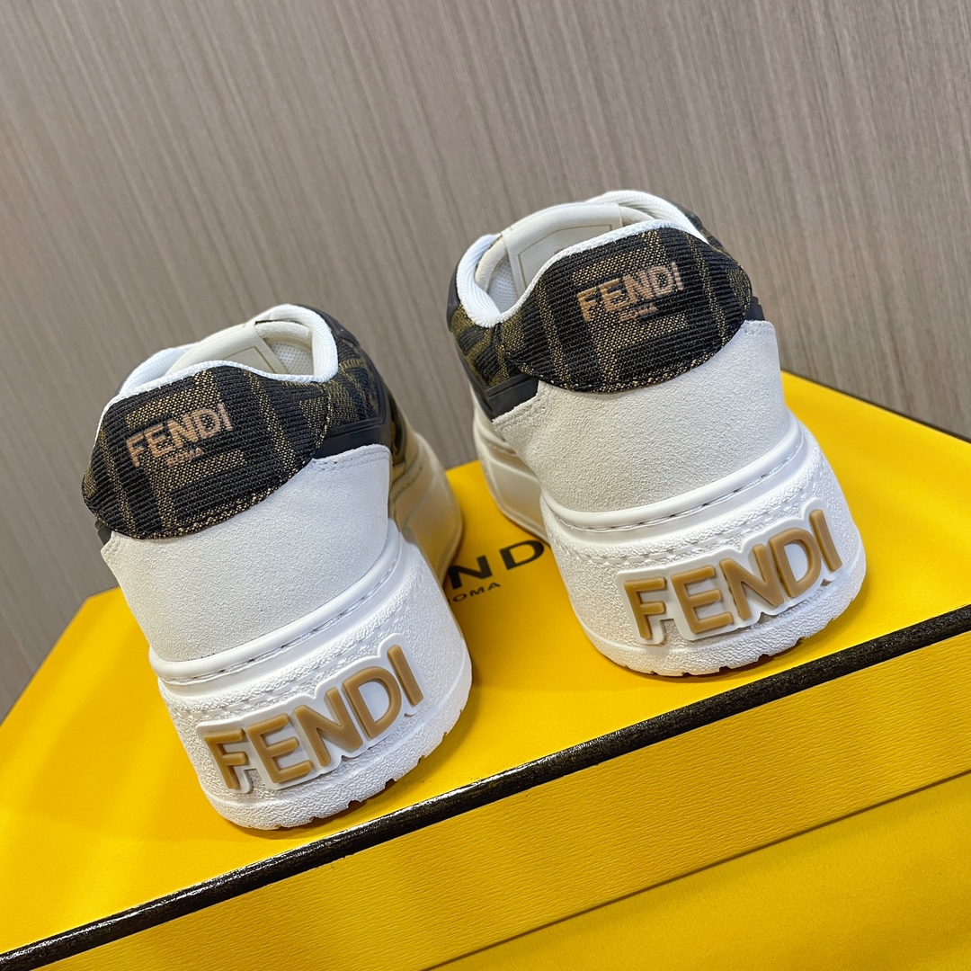 💰 400👍🔥Fendi Match——厚底鞋；饼干鞋；运动鞋；篮球鞋……
fendi match厚底运动球鞋，FF最新元素注入复古的设计，超经典百搭系列……
鞋面采用牛皮和牛猄拼接组合，侧面凸起的双F logo，内里采用毛巾布里，5cm增高PU发泡大底……
女款35—40 / 男款39—45 正码  