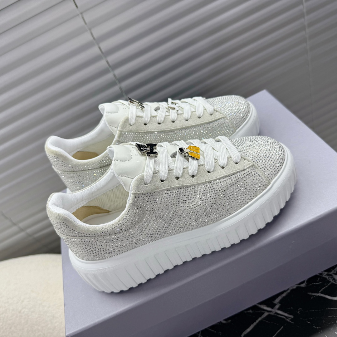 NO:274110,Hogan N86 latest rhinestone shoes, airship shoes, biscuit shoes, thick-soled shoes, sports shoes~~ Xiaohongshu check-in model~~~ 6cm in height (Taiku spicy) bling rhinestones hot diamond fabric, leather inner lining, breathable mesh latex footbed, vacuum PU foaming sole~~ The rhinestone surface is very shining, and can be taken into account both casual and fashionable sports. 35-40 positive sizes, sneakers19860909实价Hogan N86最新水钻鞋,飞艇鞋,饼干鞋,厚底鞋,运动鞋~~ 小红书打卡款~~~增高6cm（泰酷辣） bling bling水钻烫钻面料,皮革内里,透气网乳胶垫脚,抽真空PU发泡大底~~ 水钻面非常闪耀,休闲时尚运动都能兼顾 35—40正码,,sneakers,Men's shoes