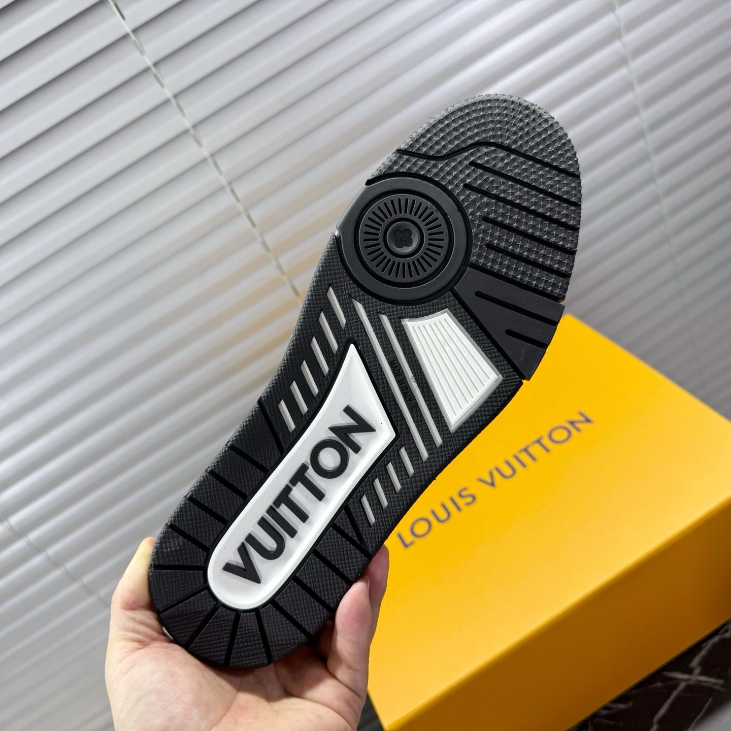 Louis Vuitton Trainer Sneakers - Leather, Unisex, Retro Style, Sizes 35-45 9 i1737445519922 9350 0 7