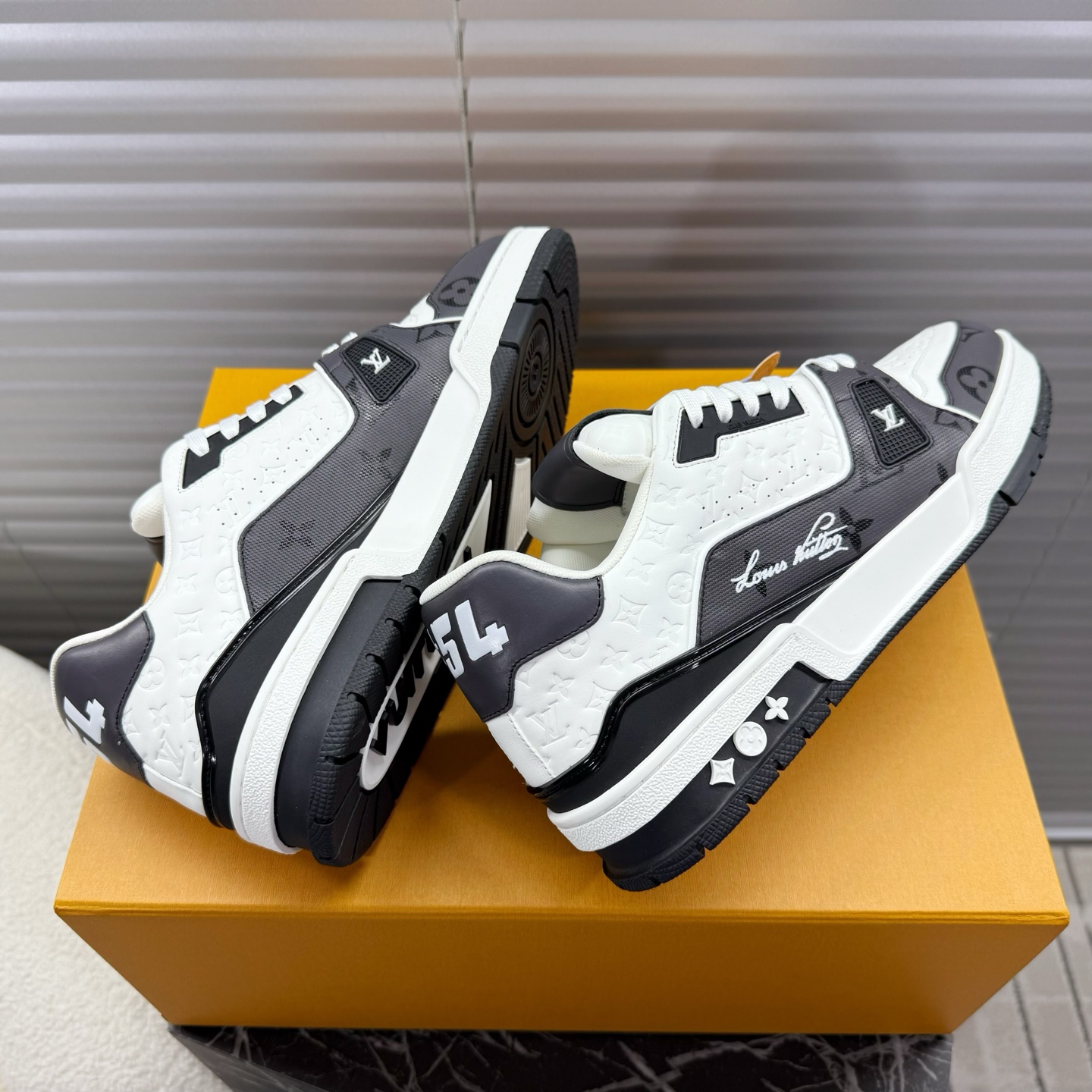 Louis Vuitton Trainer Sneakers - Leather, Unisex, Retro Style, Sizes 35-45 4 i1737445521149 7948 0 3