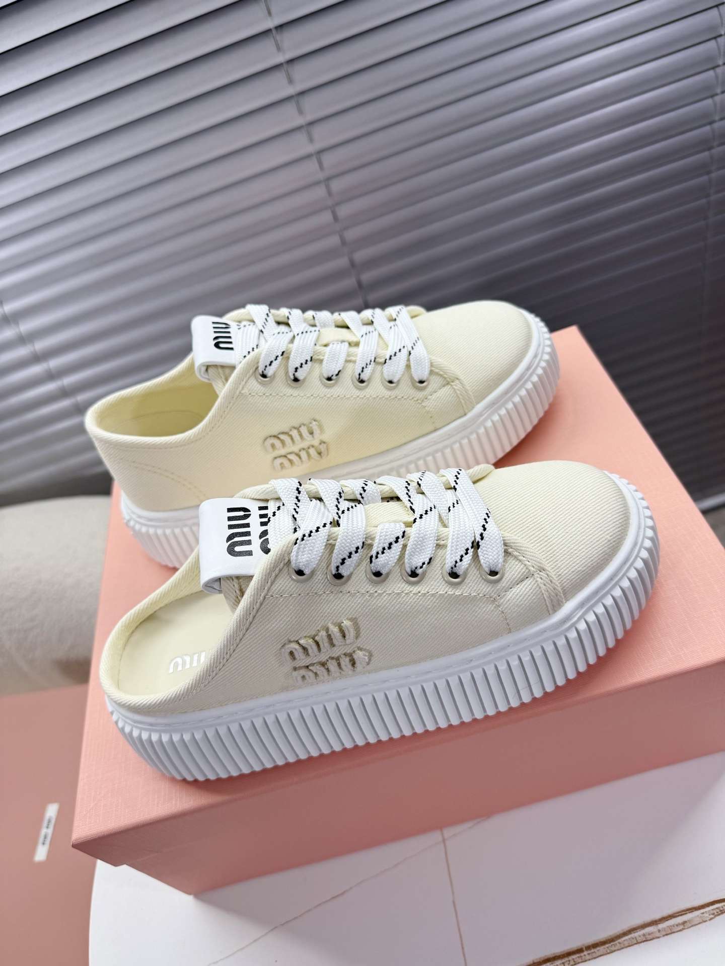 NO:251016,Miumiu new style cookie shoes/semi-torror, casual shoes/sports shoes, miumiu, sneakers19860909miumiu新款饼干鞋/半拖,休闲鞋/运动鞋半拖,miumiu,sneakers,Women's Shoes