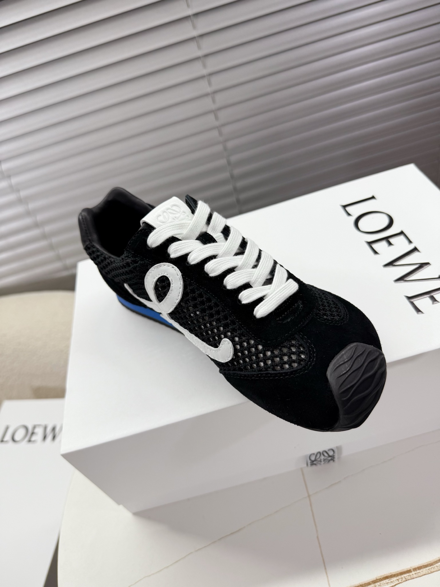 NO:387563,Loewe breathable wisp empty color scheme~~, casual shoes/sports shoes, loewe, sneakers19860909Loewe透气缕空款最新配色~~,休闲鞋/运动鞋,loewe,sneakers,Women's Shoes