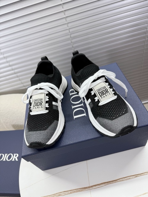 Dior Chrono Couple Knit Sneakers: Casual, Versatile, and Super Comfortable! 1 Dior Chrono Couple Knit Sneakers: Casual, Versatile, and Super Comfortable!