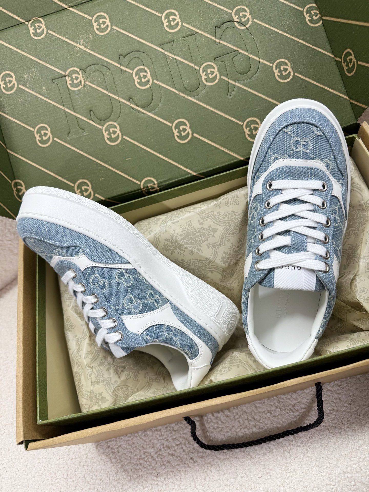 Gucci Sneakers