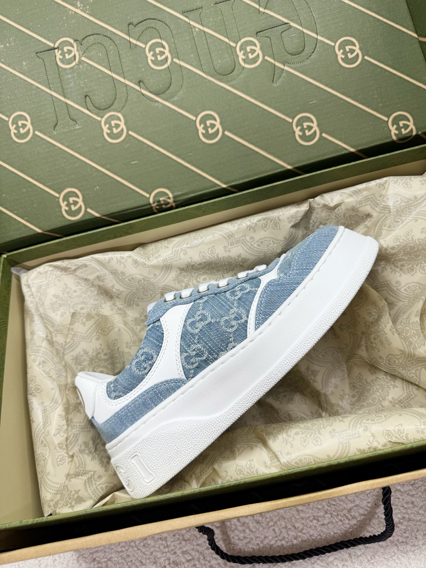 Gucci Sneakers