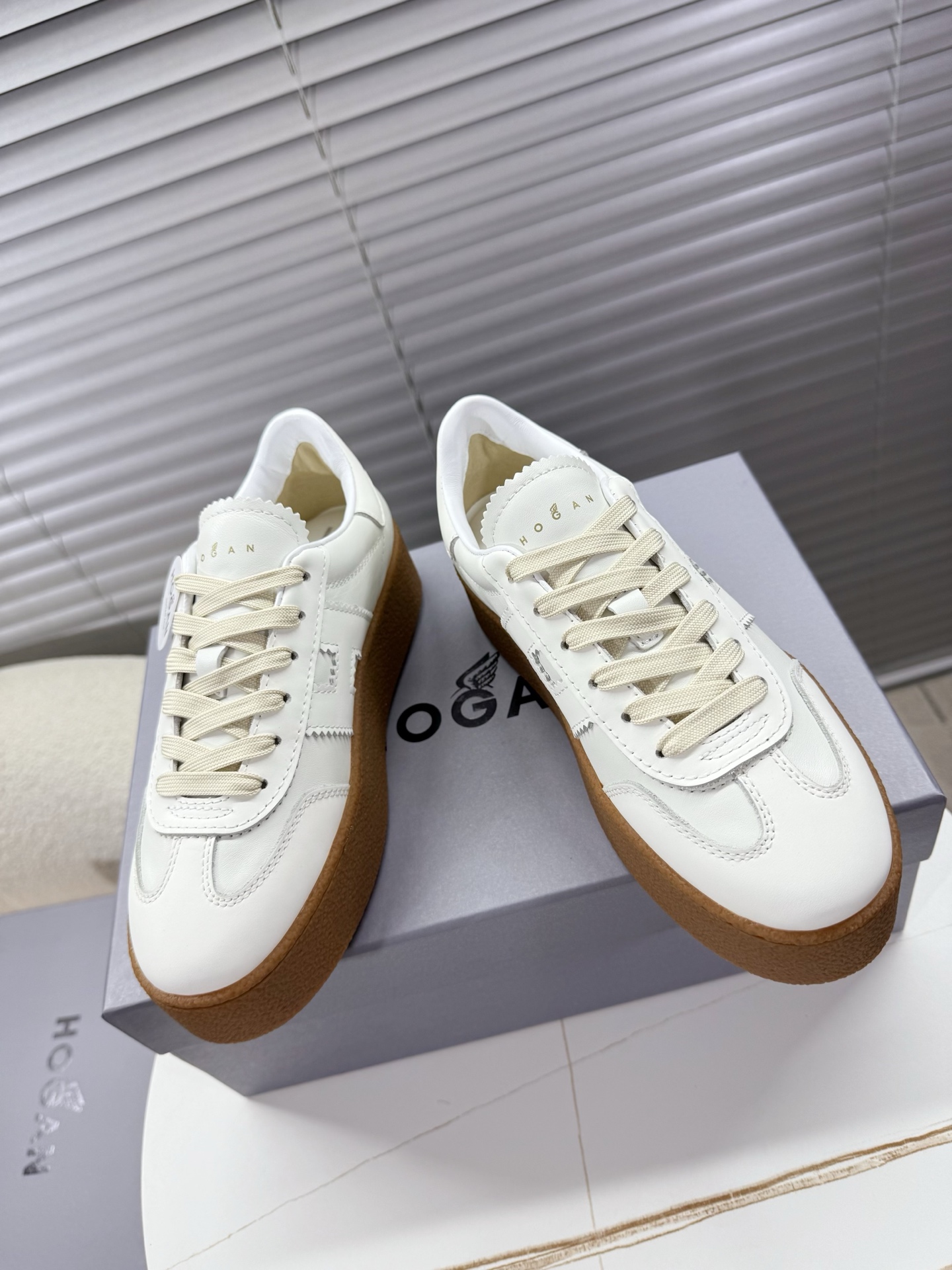 Hogan Women’s Classic Sneakers with Thick Soles and Leather Interior: Little Red’s Card – Size 35-40