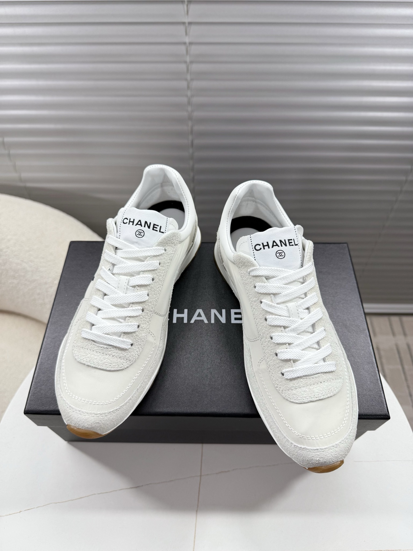 NO:747301,chanel - Xiaoxiangfeng sneakers, moral training shoes~~ Simple low-top, light and comfortable, spliced ​​color fabrics, creating a young and active sports atmosphere (matte surface/down cloth surface) upper, sports sneaker design/lightweight design of moral training shoes, two-color sports outsole~~ 35-40 regular size, casual shoes/sports shoes, chanel, sneakers, down jacket19860909chanel——小香风运动鞋,德训鞋~~ 简约低帮,轻便舒适,拼接色面料,营造出年轻活跃的运动氛围（磨砂面/羽绒布面）鞋面,运动球鞋设计/德训鞋轻装设计,双色运动大底~~ 35—40正码,休闲鞋/运动鞋,chanel,sneakers,down jacket,Women's Shoes