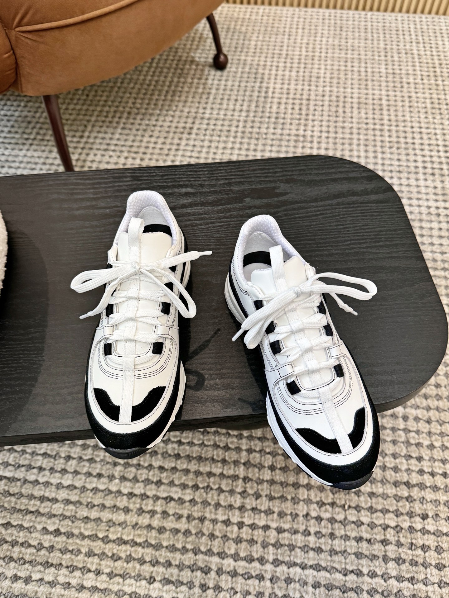 NO:758732,chanel - new style sneakers for spring and summer. Simple low-top, light and comfortable, genuine leather splicing color style, creating a young and active sports atmosphere. Sheep splicing upper, sneaker design light style, two-color sports outsole~~ 35-40 regular size, casual shoes/sports shoes, chanel, sneakers, sheep19860909chanel－－春夏季新款香奶奶运动鞋 简约低帮,轻便舒适,真皮拼接色风格,营造出年轻活跃的运动氛围 羊猄拼接鞋面,球鞋设计轻装风格,双色运动大底~~ 35—40正码,休闲鞋/运动鞋,chanel,sneakers,sheep,Women's Shoes