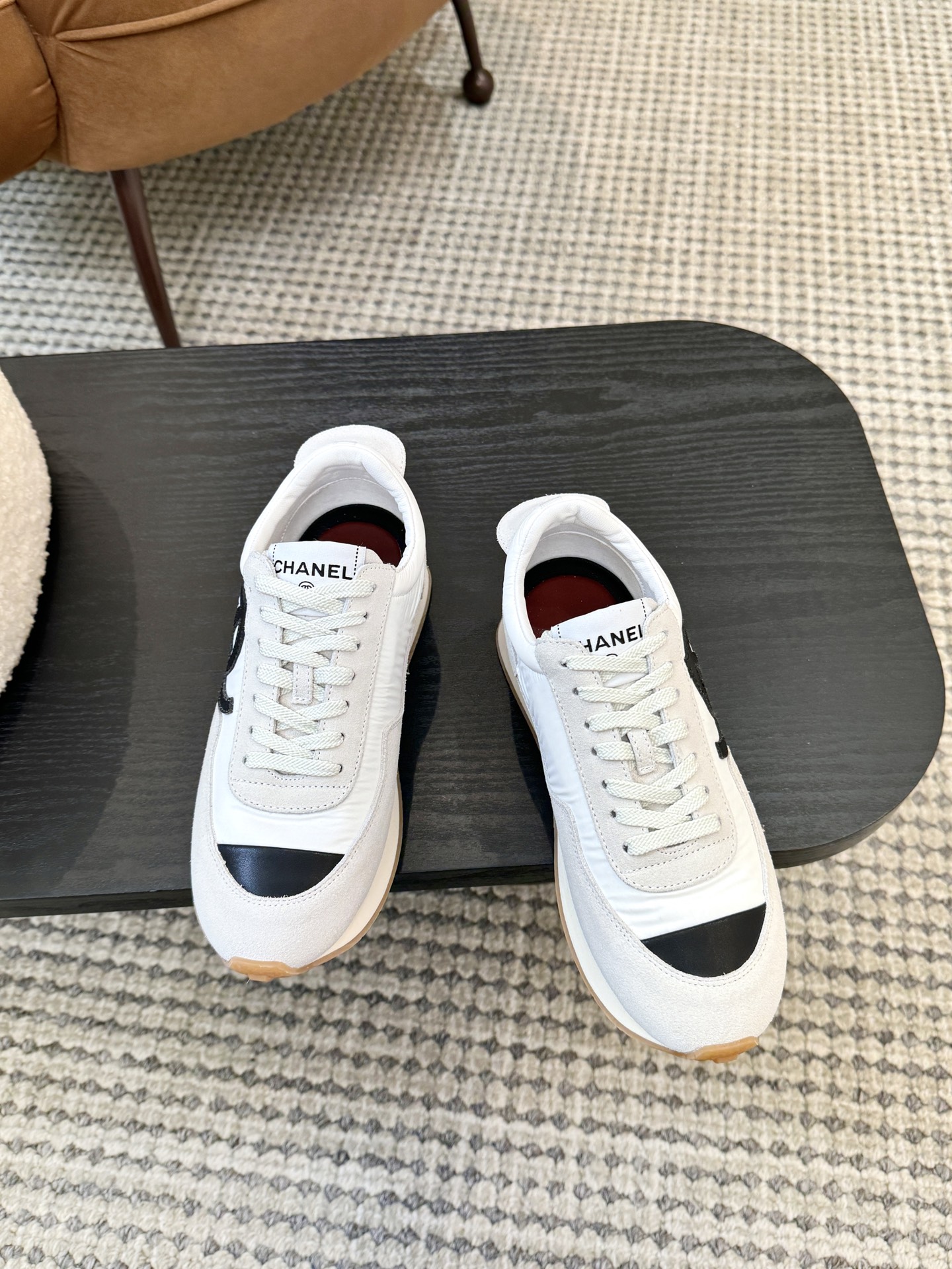 NO:758746,chanel - Xiaoxiangfeng sneakers, thick-soled shoes, moral training shoes~~ Simple low top, light and comfortable, spliced ​​color fabrics, creating a young and active sports atmosphere (matte surface/down cloth surface) upper, sports sneaker design/lightweight design of moral training shoes, two-color sports outsole~~ 35-40 regular size, casual shoes/sports shoes, chanel, sneakers, down jacket19860909chanel——小香风运动鞋,厚底鞋,德训鞋~~ 简约低帮,轻便舒适,拼接色面料,营造出年轻活跃的运动氛围（磨砂面/羽绒布面）鞋面,运动球鞋设计/德训鞋轻装设计,双色运动大底~~ 35—40正码,休闲鞋/运动鞋,chanel,sneakers,down jacket,Women's Shoes