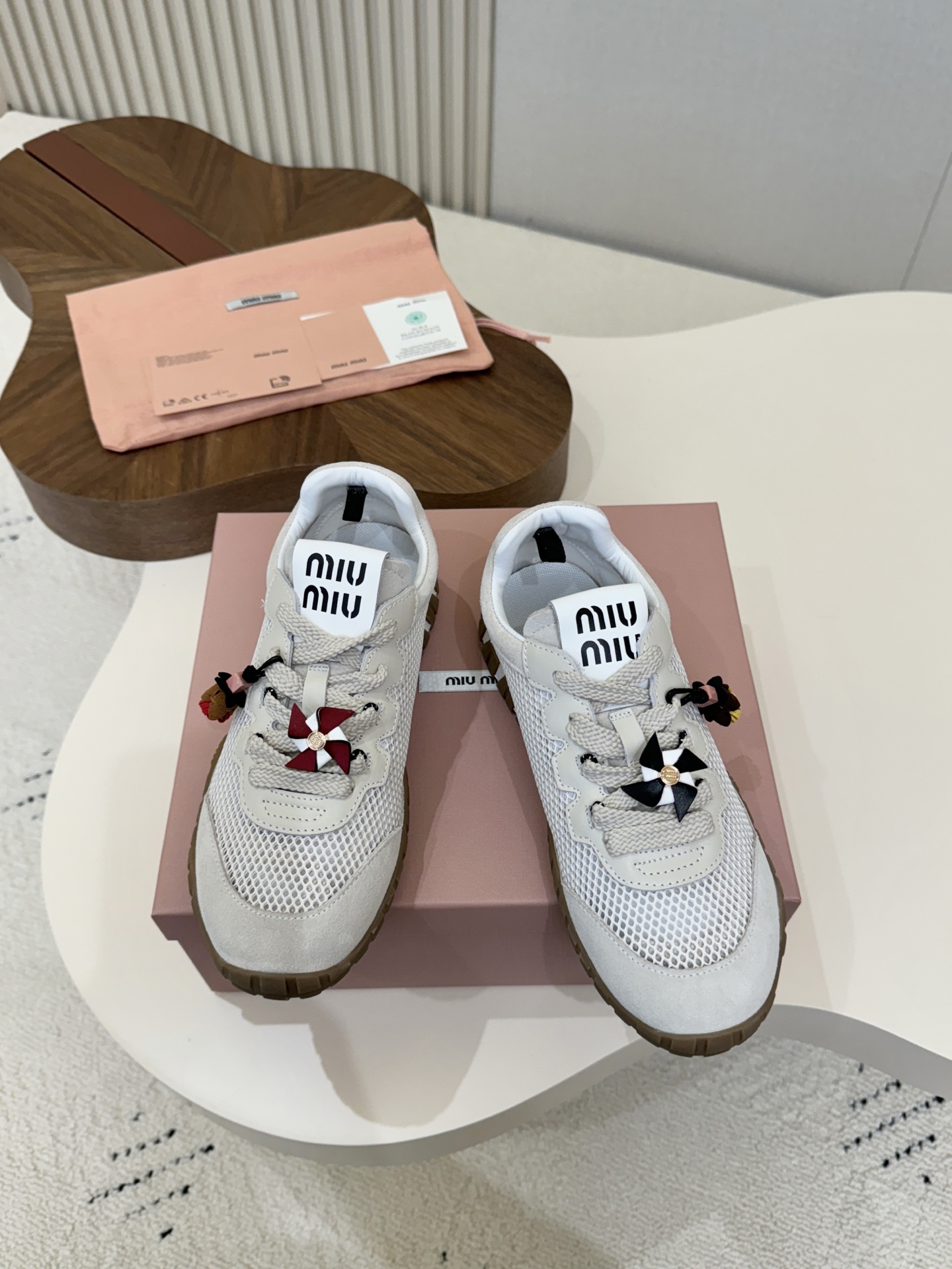 NO:868273,miumiu - new summer breathable mesh moral training shoes; sports shoes; casual shoes... This breathable mesh sports shoe is a perfect summer artifact!  It’s a perfect piece that looks great on the feet, is comfortable, classic and versatile!  Cow splicing mesh fabric/sheepskin lining/foot pads original rubber sole/bending resistant and super soft 35-40 regular size, casual shoes/sports shoes, miumiu, sneakers, sheepskin19860909miumiu——夏季新款透气网面德训鞋；运动鞋；休闲鞋…… 这款透气网面运动鞋妥妥的夏季神器！ 上脚超级好看舒适经典百搭的绝绝子单品！ 牛猄拼接网面料/羊皮内里/垫脚 原版橡胶鞋底/耐弯耐折超软 35—40正码,休闲鞋/运动鞋,miumiu,sneakers,sheepskin,Women's Shoes