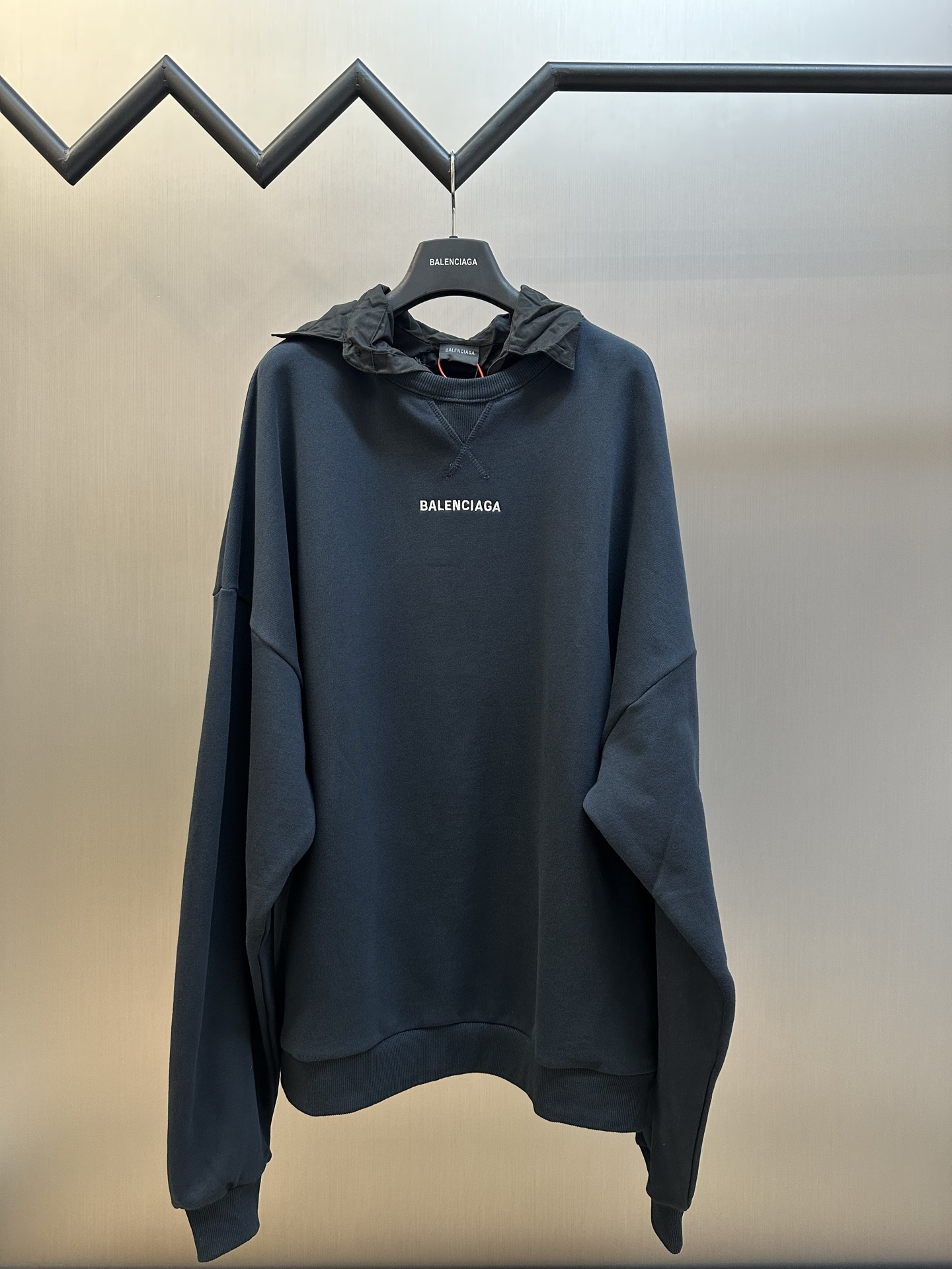 P180 Balenciaga back sudadera con cuello de camisa y bordado de letras, tejido de algodón cepillado de nube personaliza…