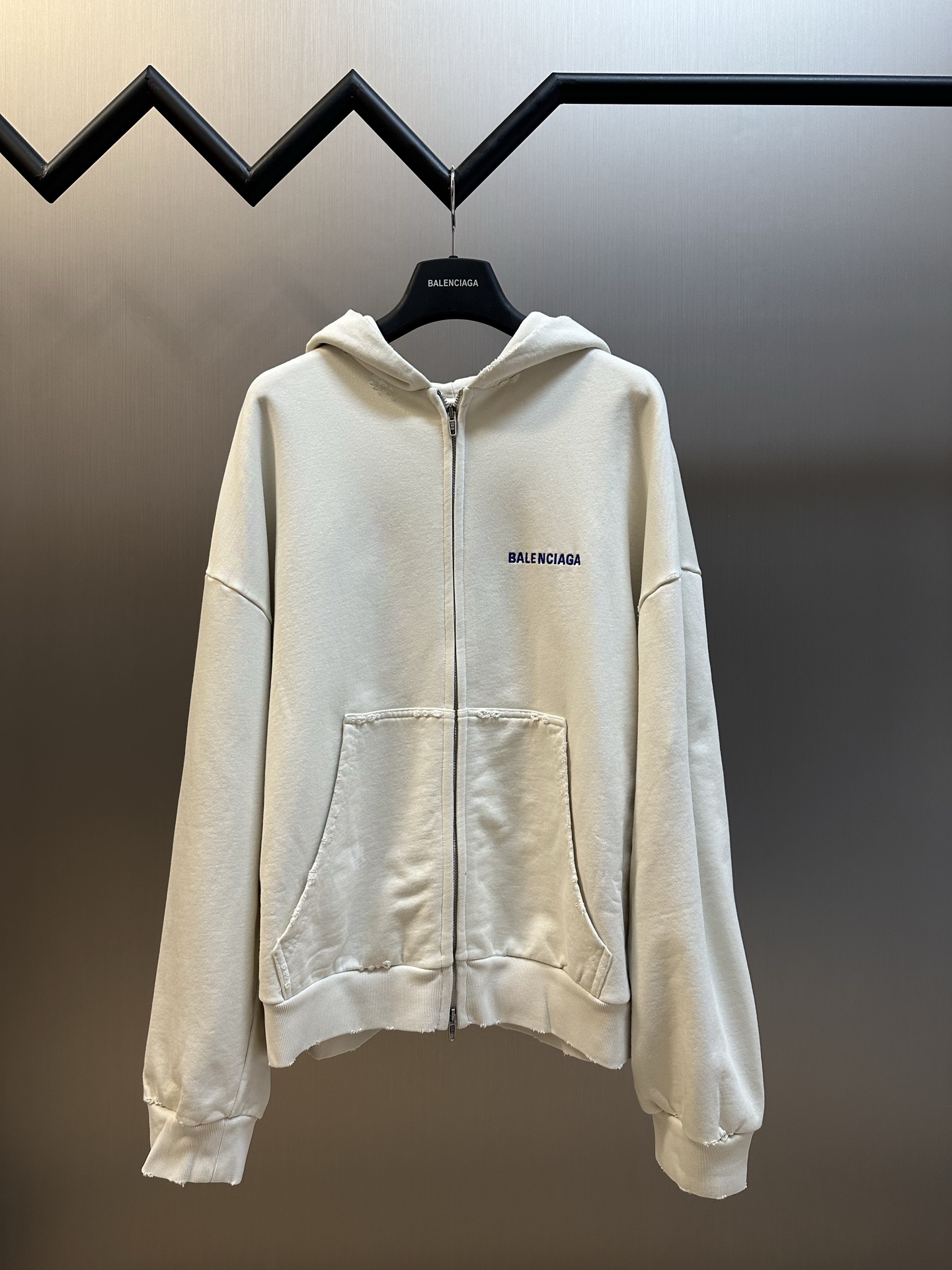 P225 巴黎世家 sudadera con capucha y cremallera con bordado de letras, confeccionada con tejido de punto de algodón peinado…