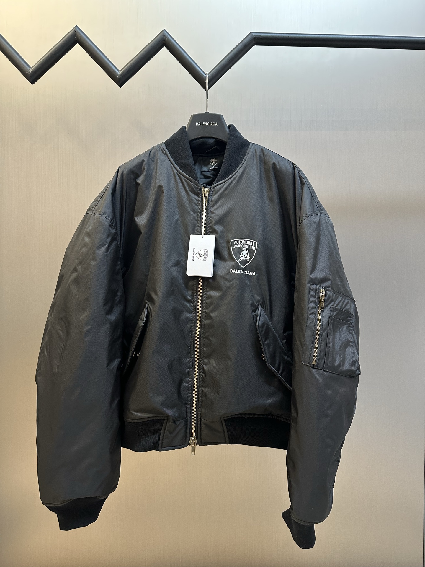 P335 Balenciaga chaqueta de vuelo acolchada edición colaboración Lamborghini, desarrollo dirigido original, cremallera …