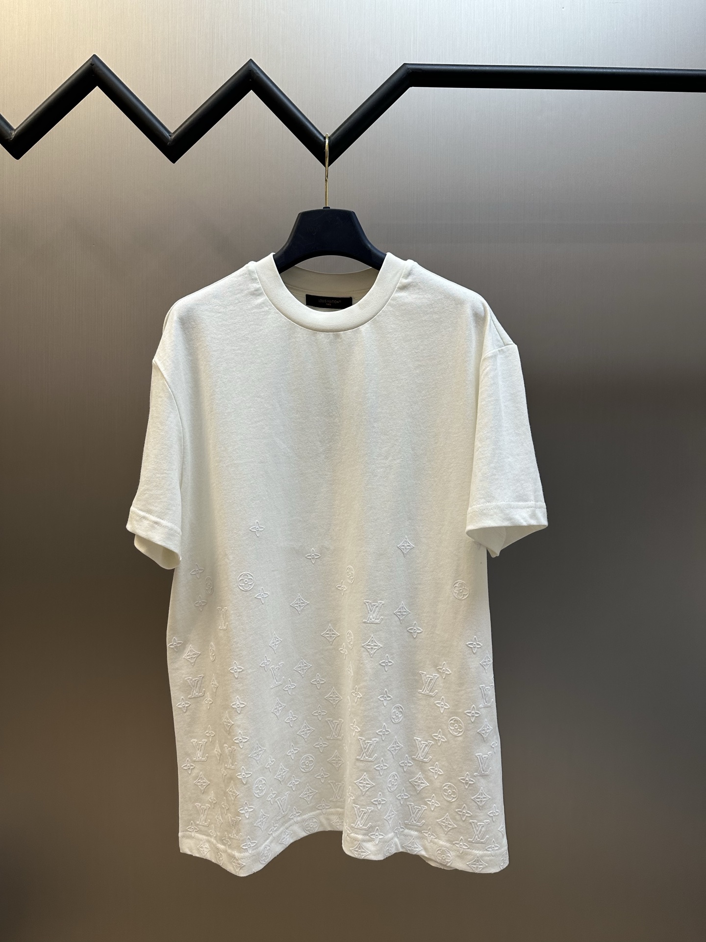 P140 LU Camiseta de cuello redondo con estampado de felpa Tejido de punto de algodón ligero, con punto liso de algodón …