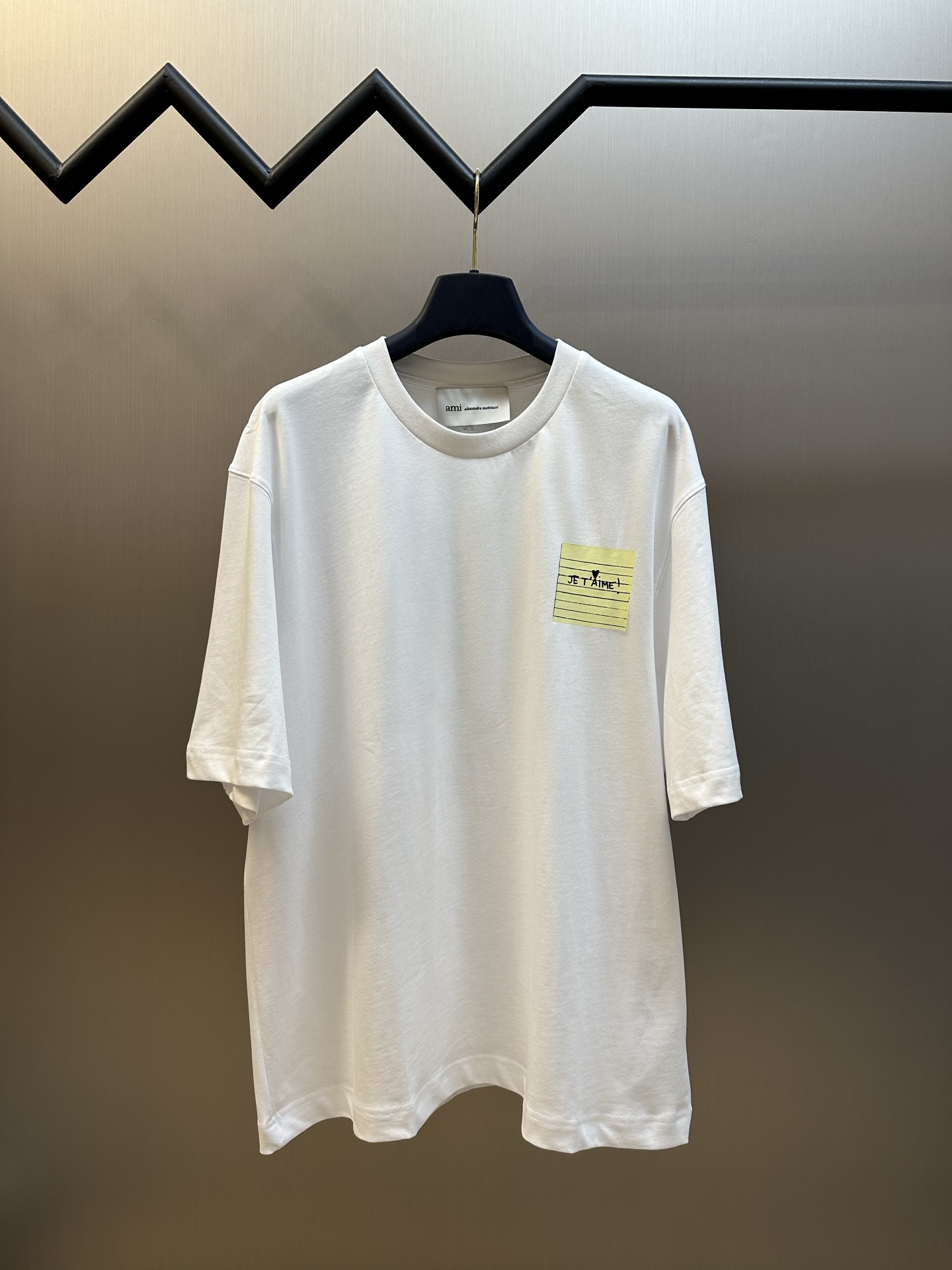 P105 Ami 便签标识刺绣ADC箱型短袖 采用32支双纱平纹紧密棉235克，1*1舒弹罗纹258克，进口刺绣，胶浆印花 size：s m l xl