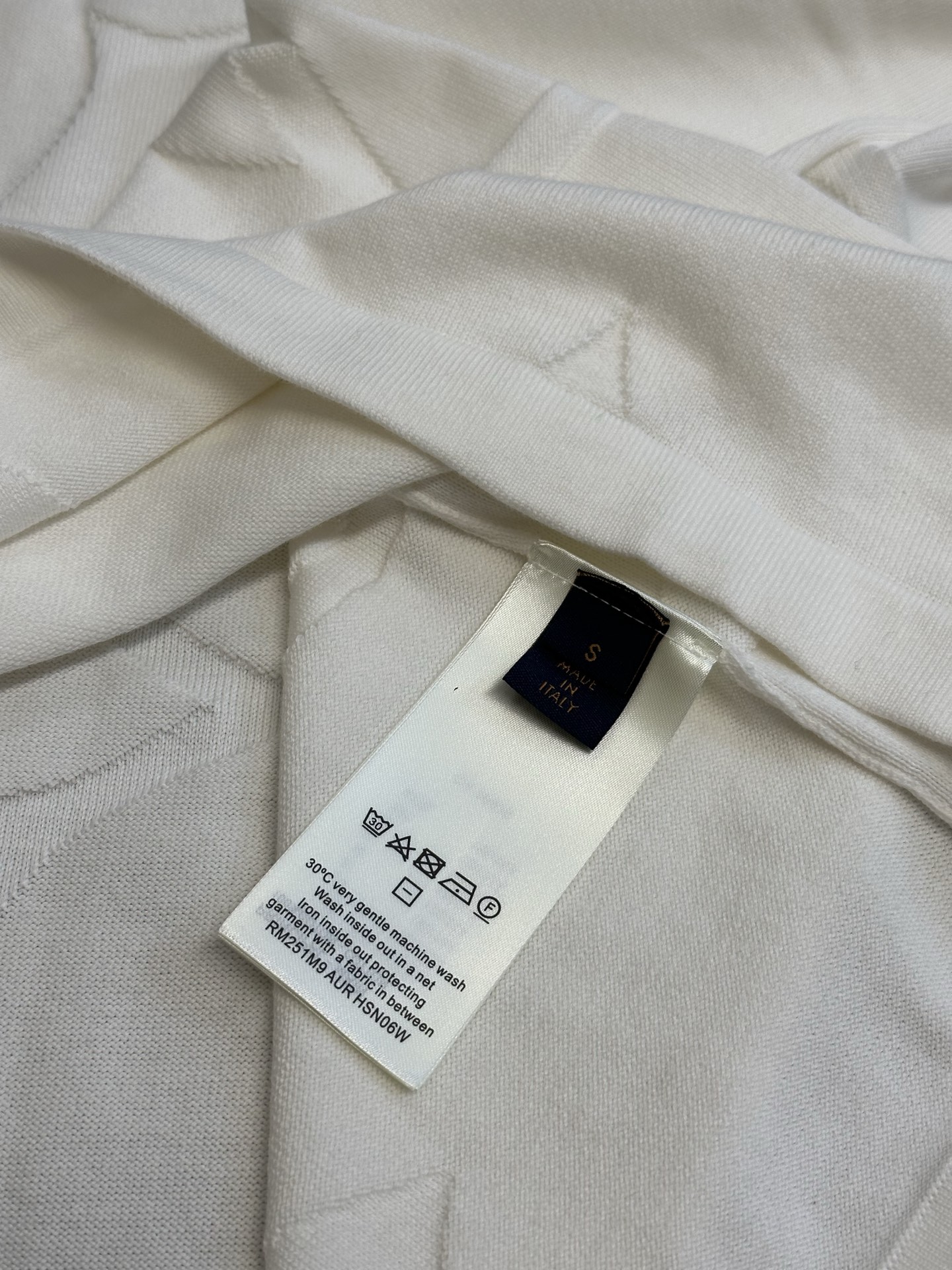루이비통 남성 반팔 136503 Louis Vuitton T Shirt 썸네일 이미지