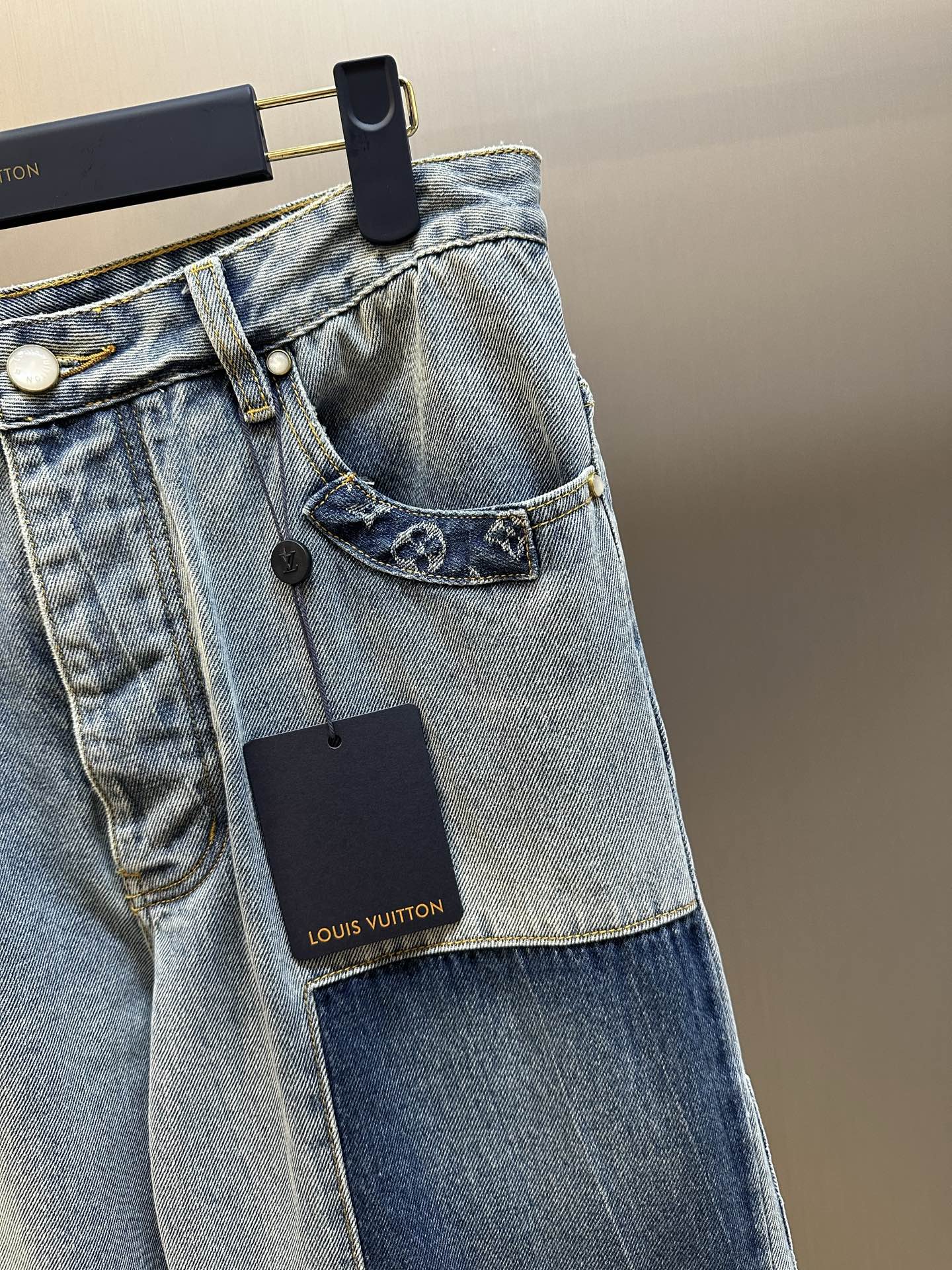루이비통 남성 바지 136490 Louis Vuitton Pants 썸네일 이미지