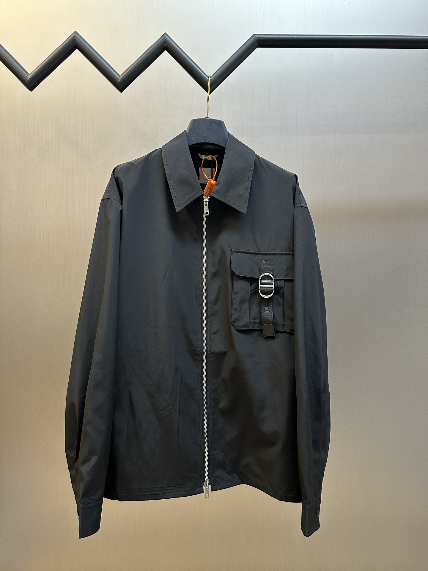 p260 Camisa tipo chaqueta con cremallera y hebilla Dr. Mezcla de seda de lujo personalizada, con hombros caídos y sastr…