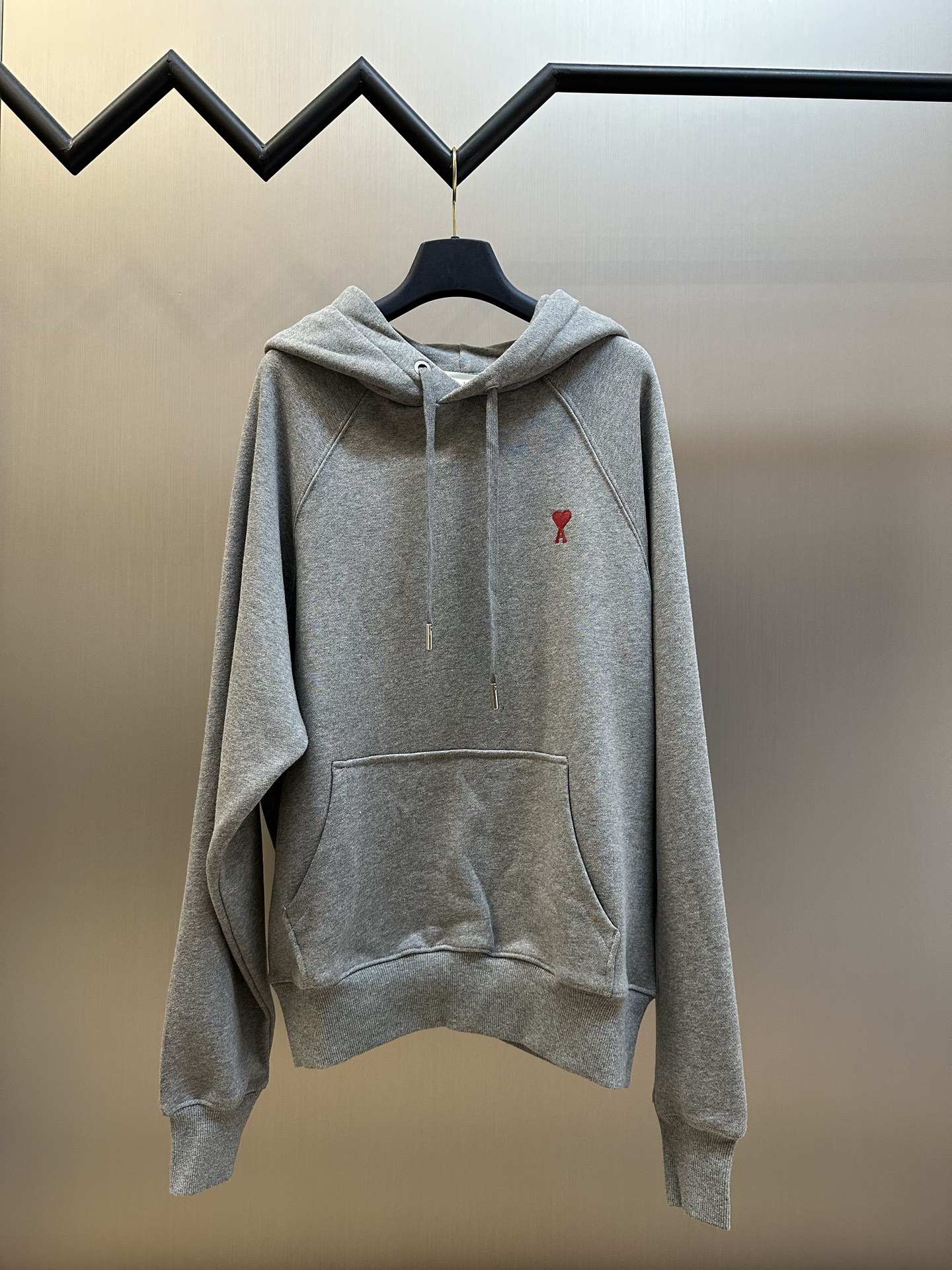 p230 Ami Paris Sudadera de cuello redondo con bordado ADC rojo Tejido de algodón peinado de doble hebra de 500g con tex…