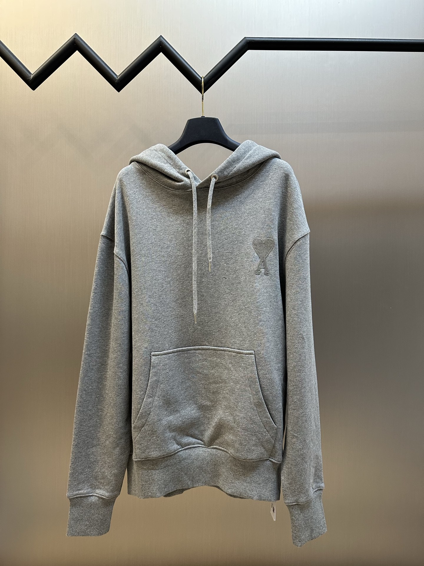 p245 Ami 爱心刺绣Logo棉质连帽卫衣 采用460克双股毛圈卫衣料，配套罗纹，进口刺绣，面料酵洗 size：s m l xl
