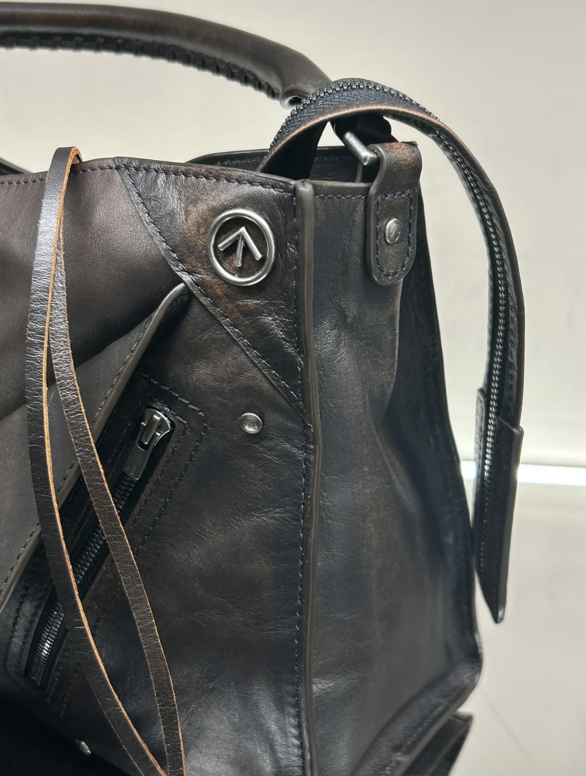 Tod's Classic Handcrafted Luxury Leather Shoulder Bag Ref 4
