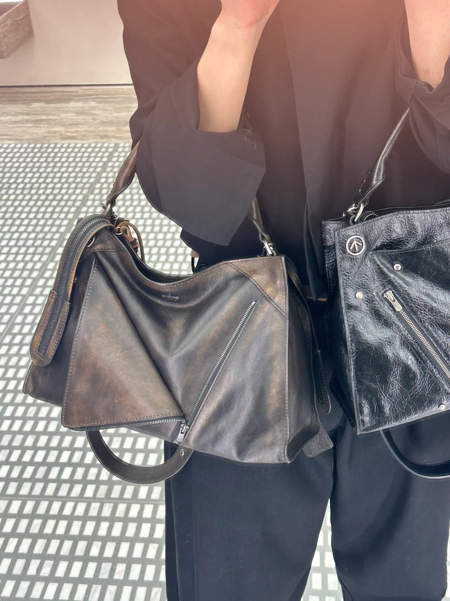 Valextra Classic Handcrafted Luxury Leather Shoulder Bag Ref.0B414CE3 2