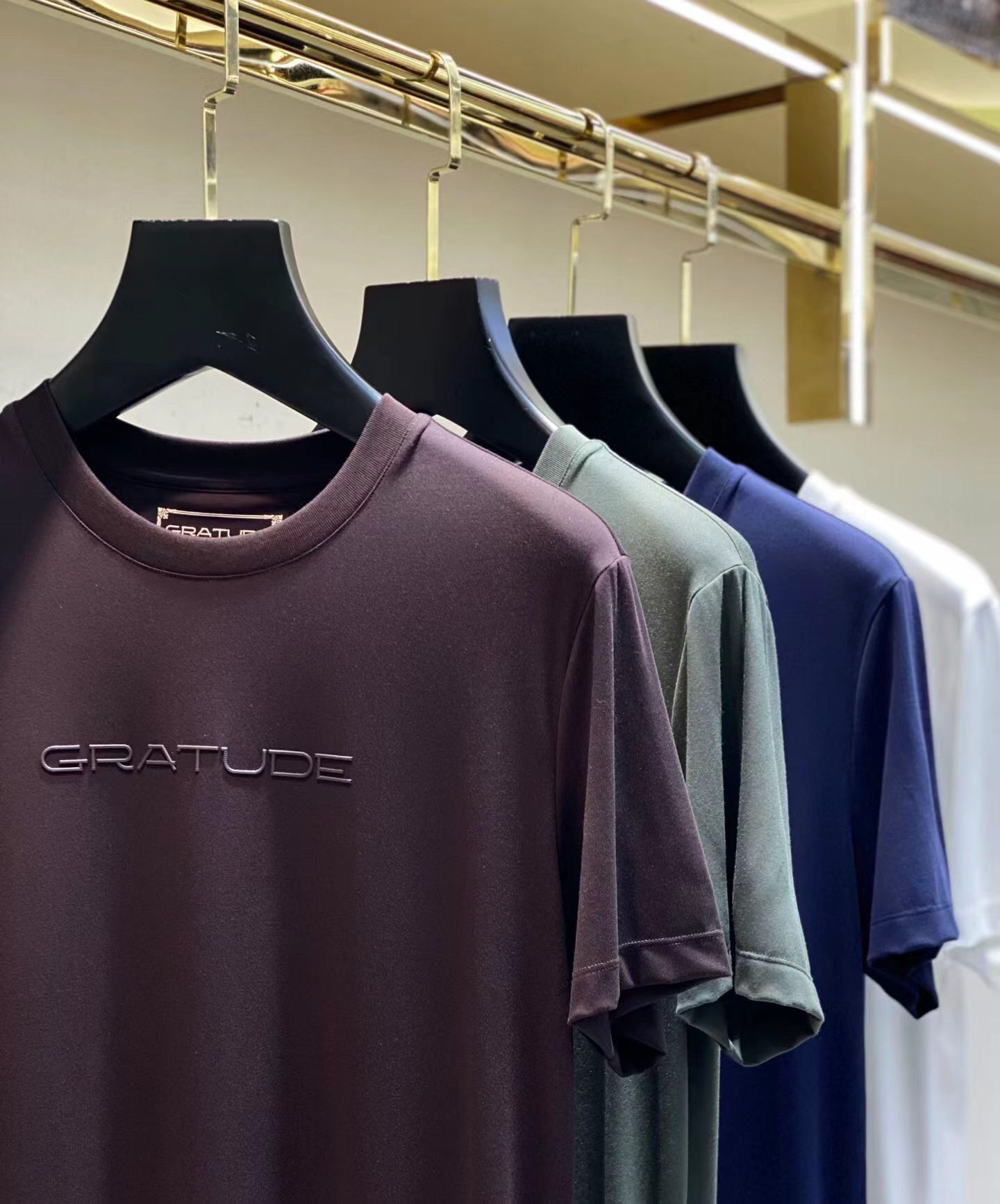 Armani 阿玛尼2026夏季新品爆款短袖圆领T恤，釆用高密度蓝鲸莫代尔棉面料；具有超强吸湿排汗性；冰